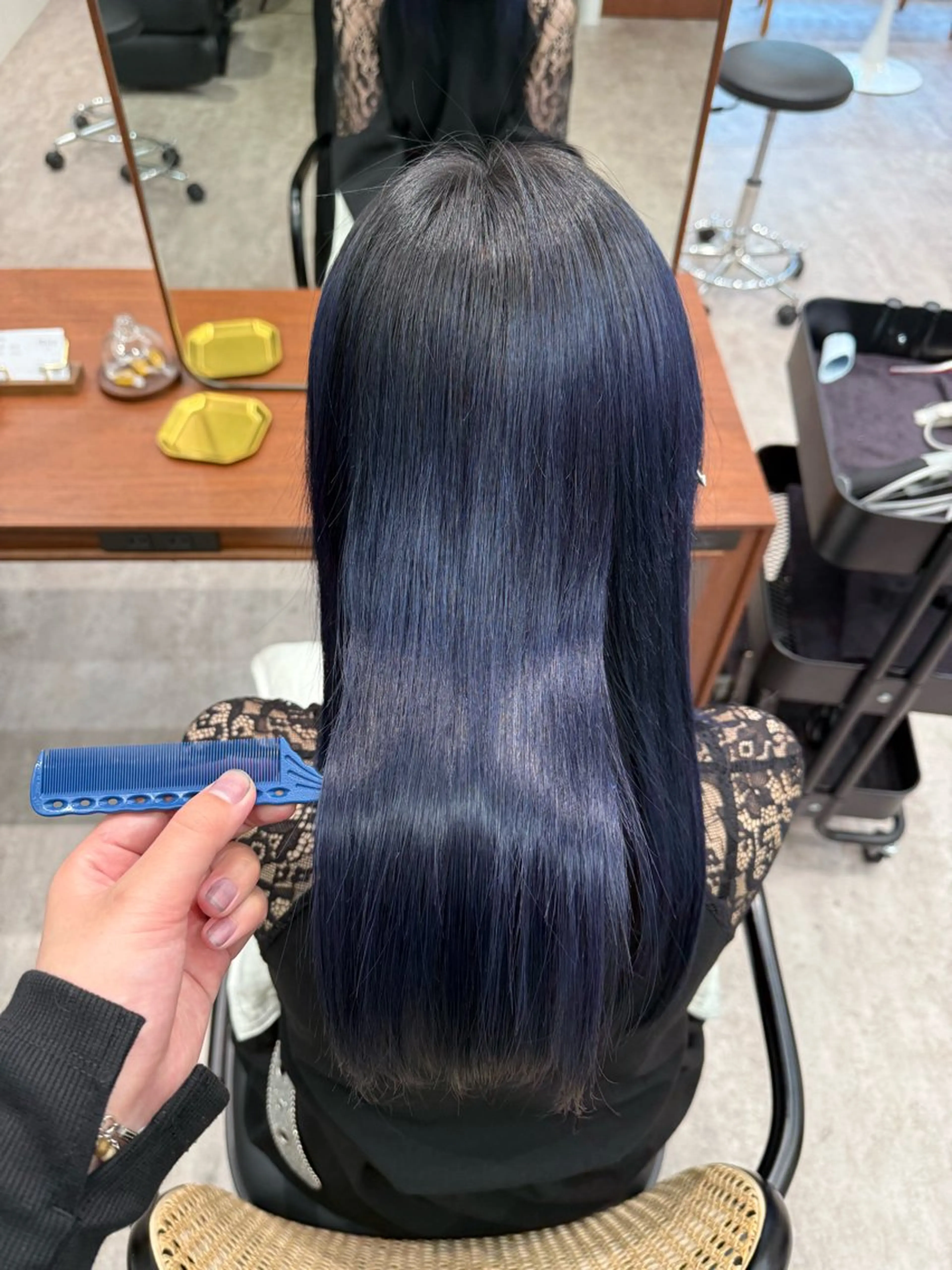 寒色カラー🫐🫐ワンカラー+超音波アイロントリートメント🫧の写真