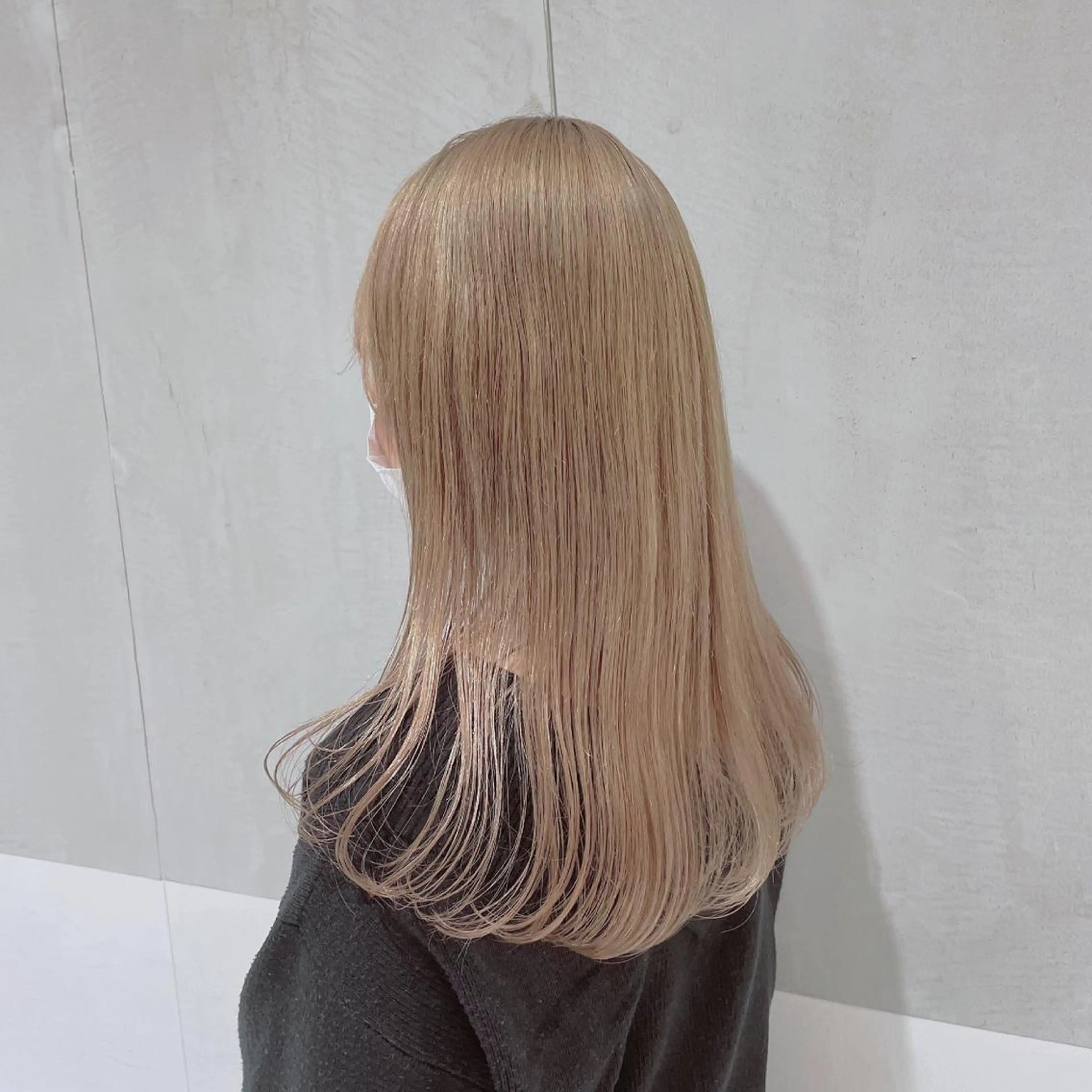 セミロング カット ヘアカラー トリートメント ヘッドスパ ヘアセット 透明感ブリーチ カラー✨有坂映哉のヘアスタイル