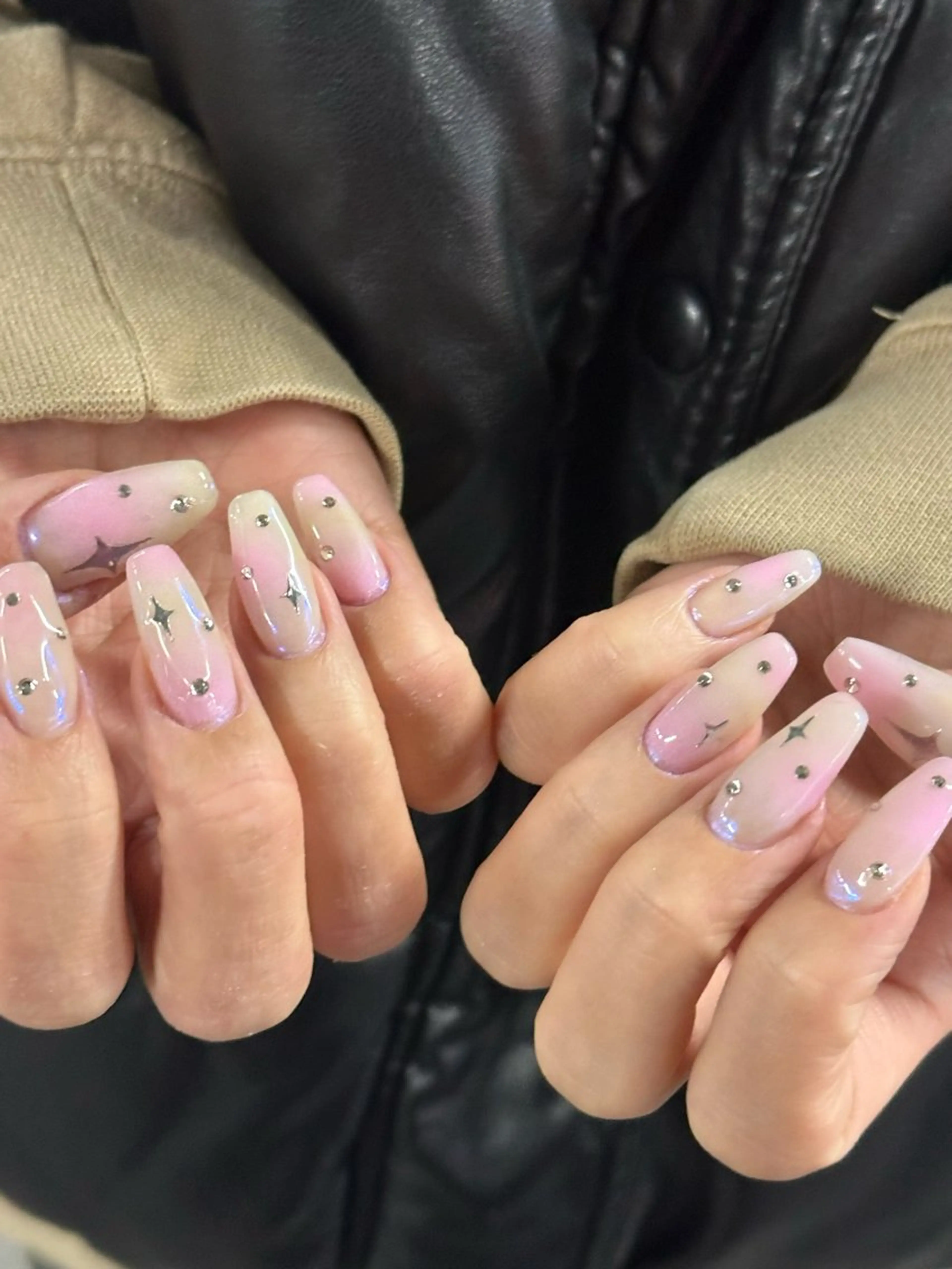 ネイル オーロラネイル チークネイル ロングネイル 春ネイル ハンドネイル プライベートサロン hinaのネイルデザイン