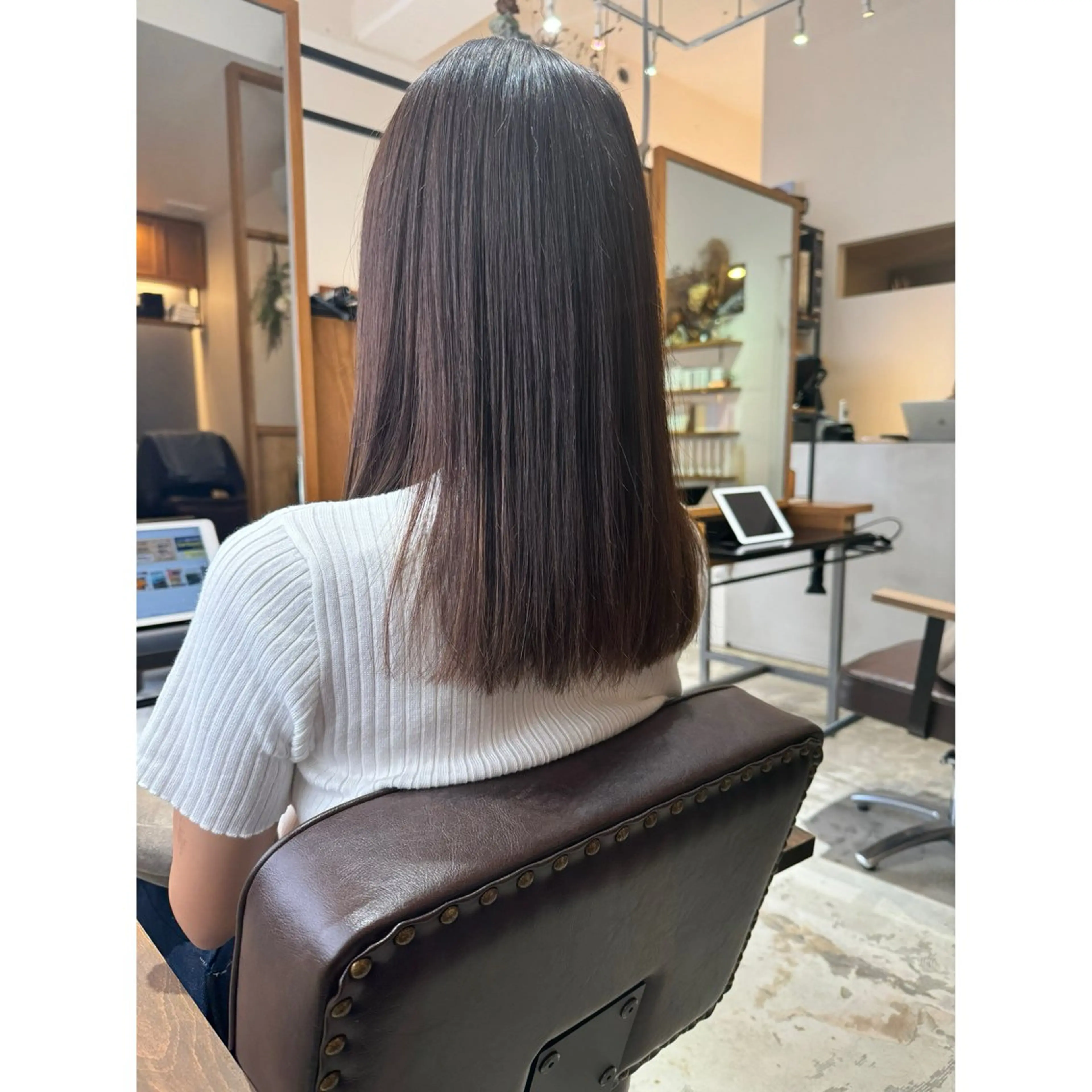 セミロング カット 喜友名洸季 anoneのヘアスタイル