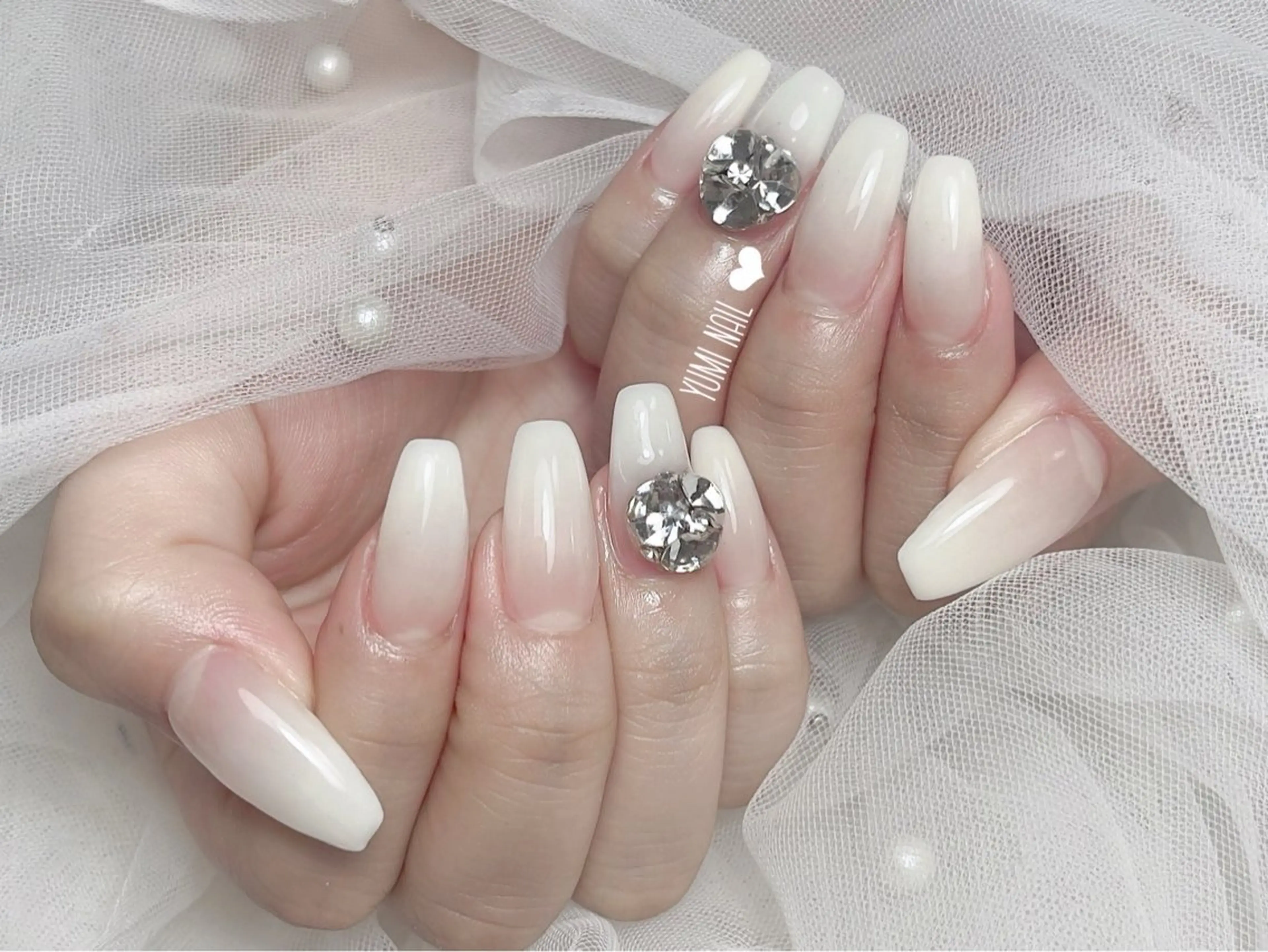 ネイル ハンドネイル ユリ🎀 デザイン長さ出し専門のネイルデザイン