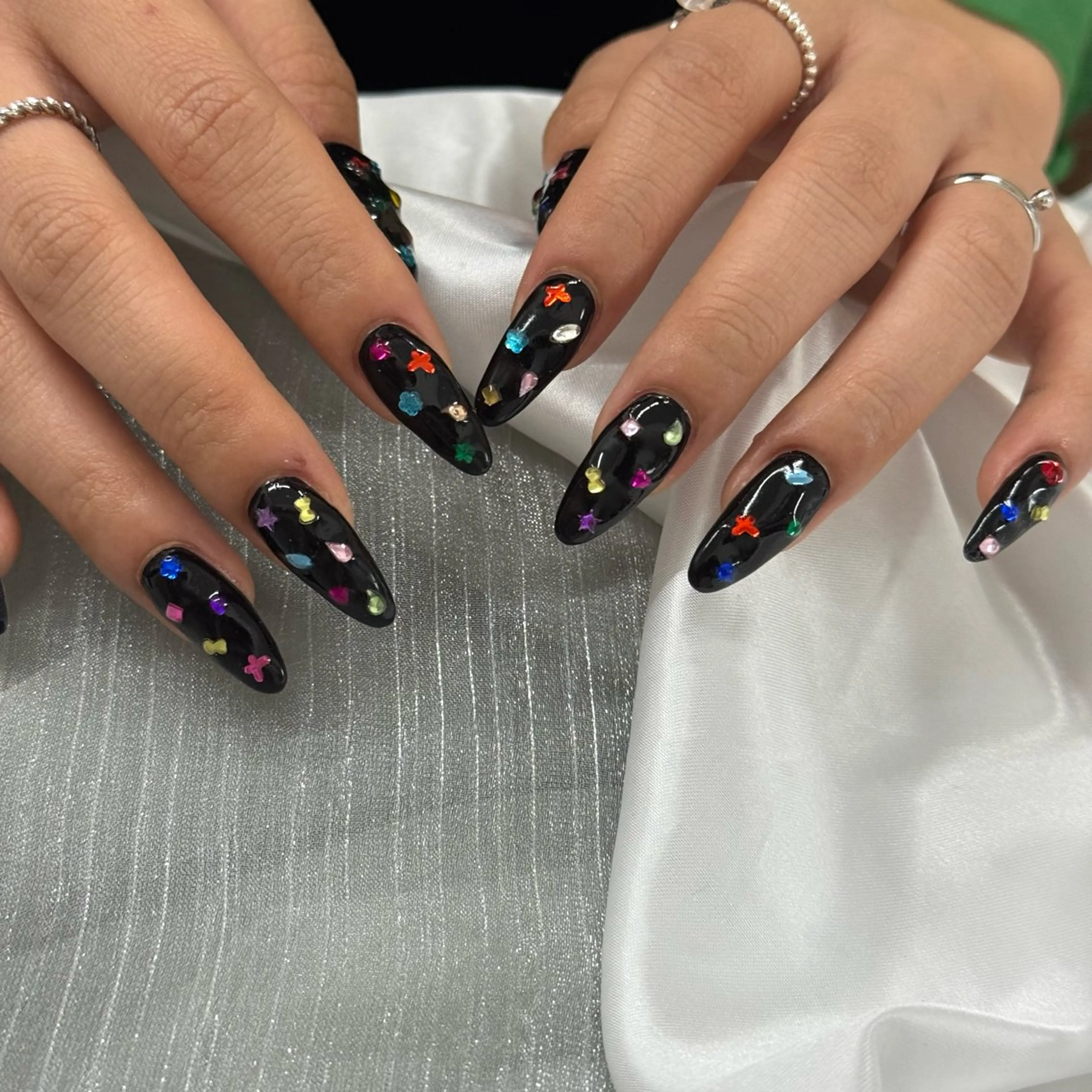 ネイル Nail Salon  Soleil所属・SOLEIL☀️｡ﾟ ワンホン/推し活のネイルデザイン