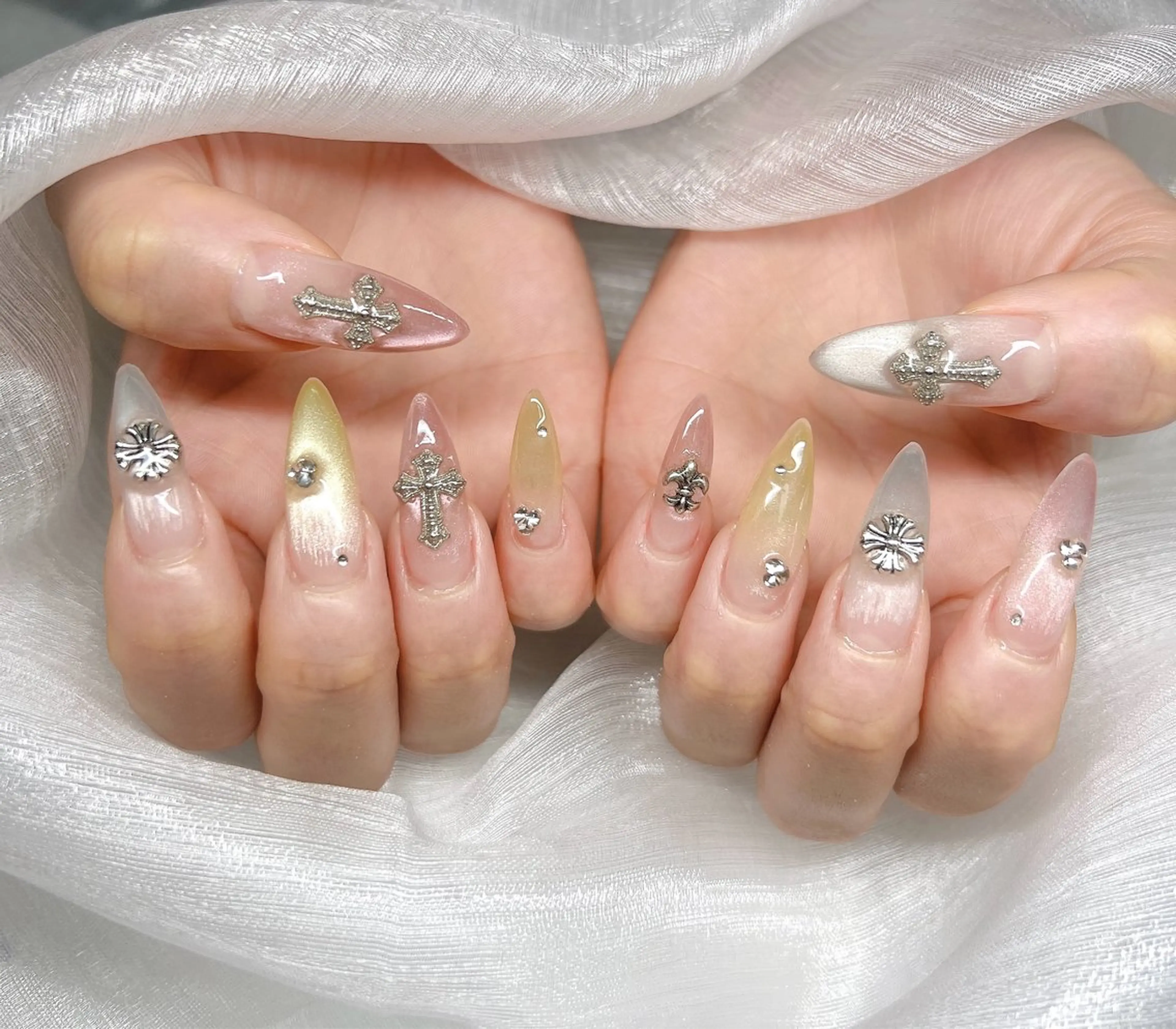 ネイル 長さ出し グラデーション キラキラネイル マグネットネイル ニュアンスネイル ハンドネイル Lee Nails チップ長さだし専門店のネイルデザイン