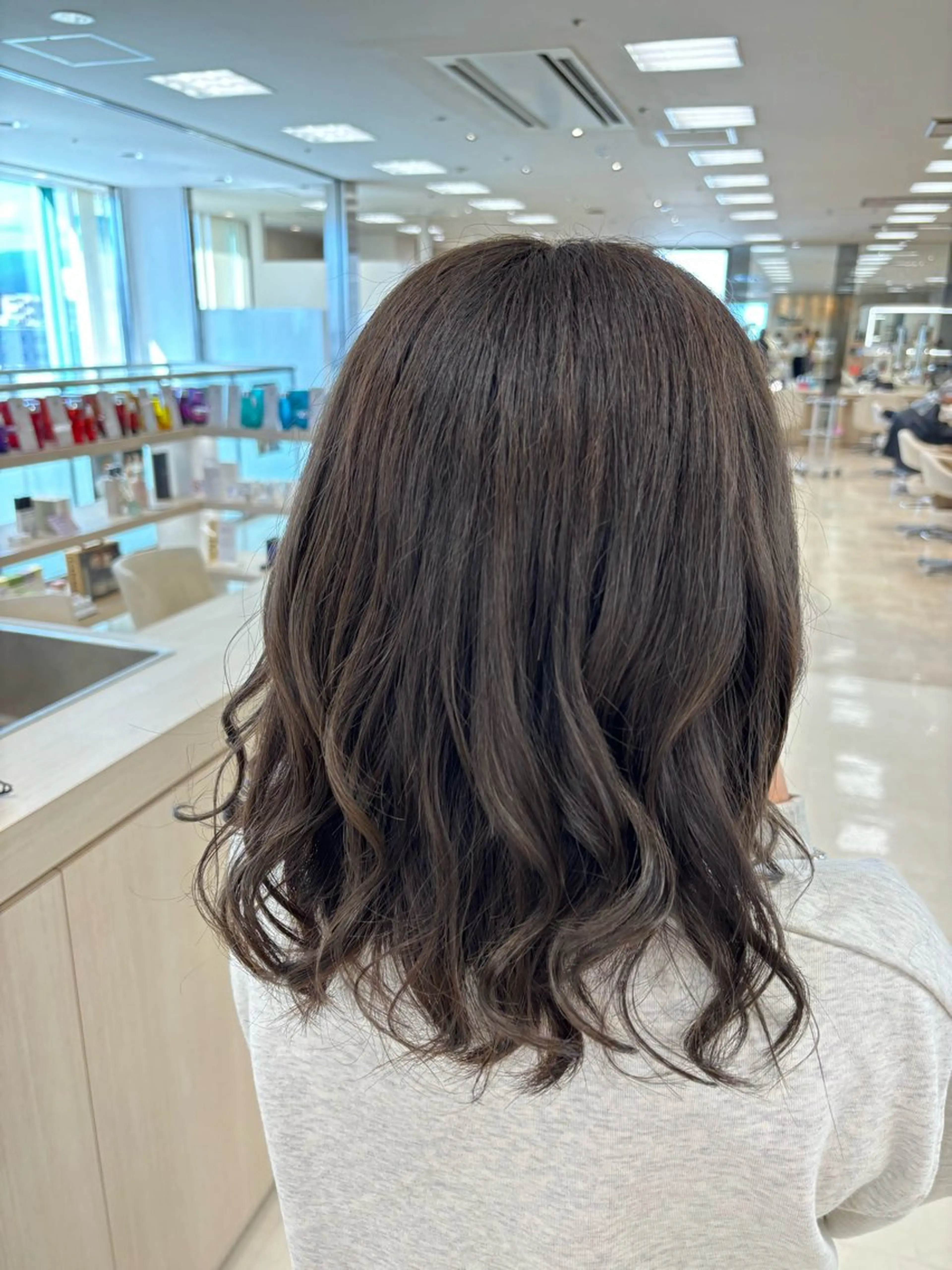カラー kenje luscaのヘアスタイル