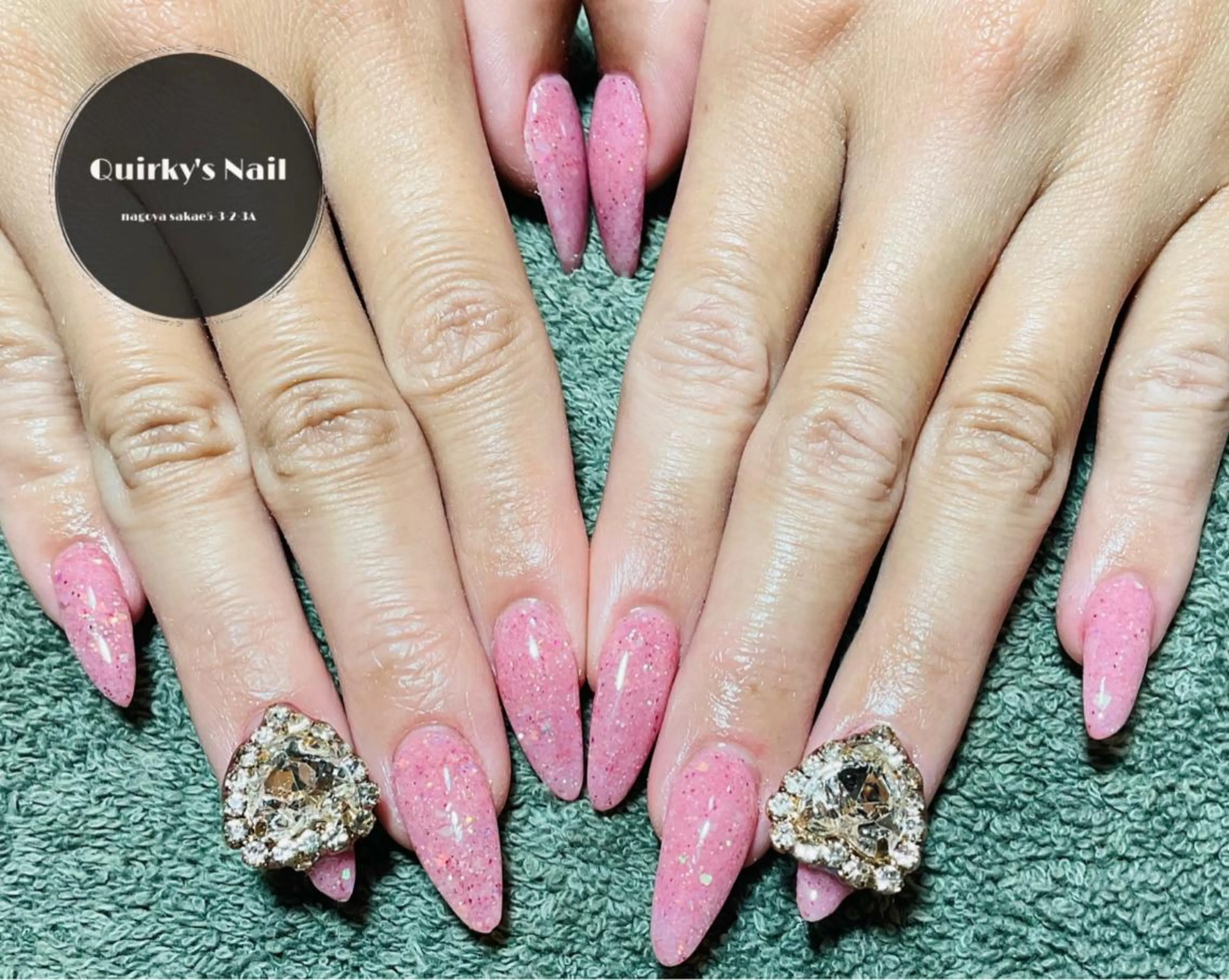 ネイル アートネイル ジェルネイル ハート ラメ(グリッター) ワンカラーネイル Quirky's Nail【栄店】のネイルデザイン