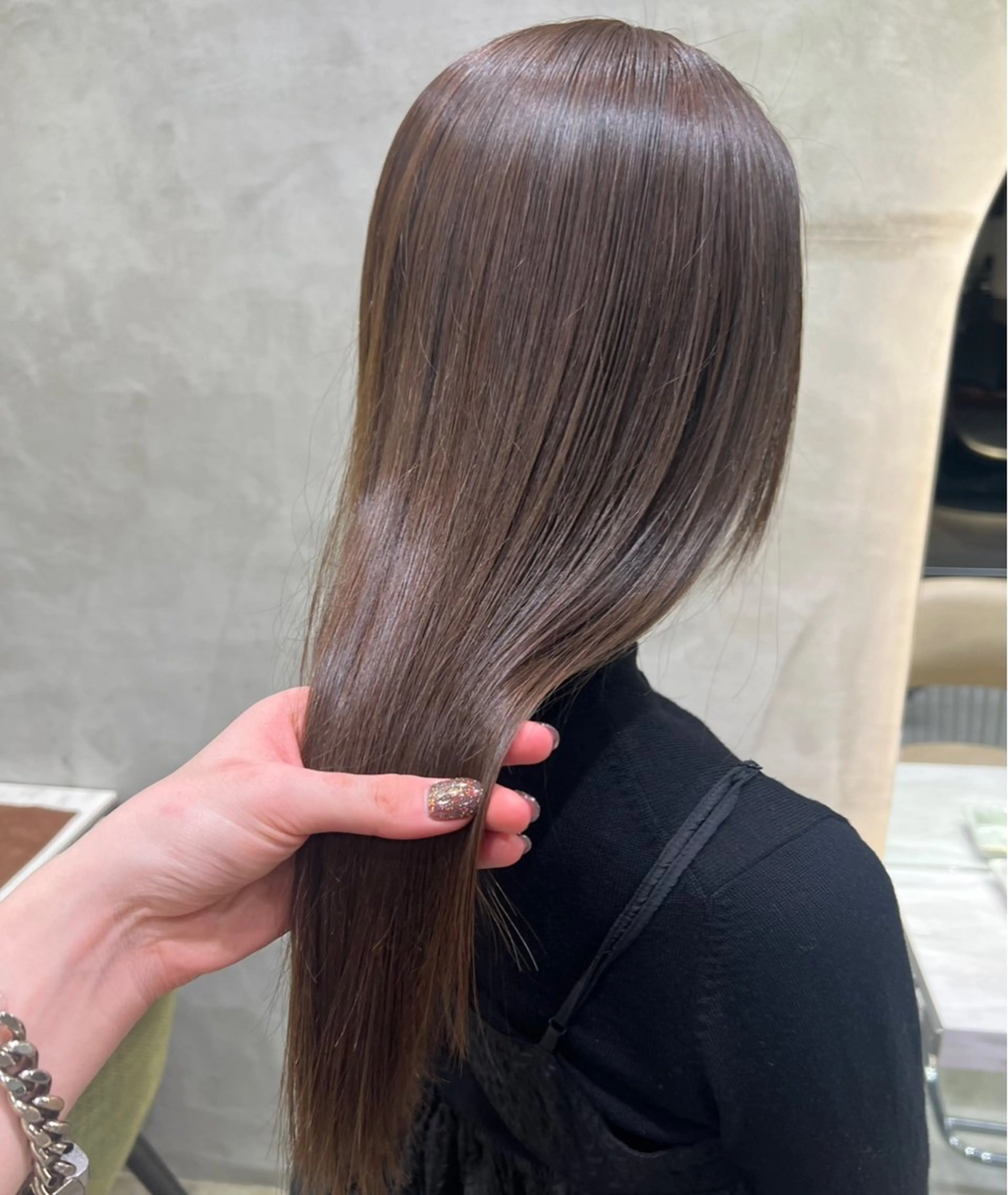 ロング カラー ベージュカラー 透明感カラー オリーブベージュ 宮嶋 蓮のヘアスタイル