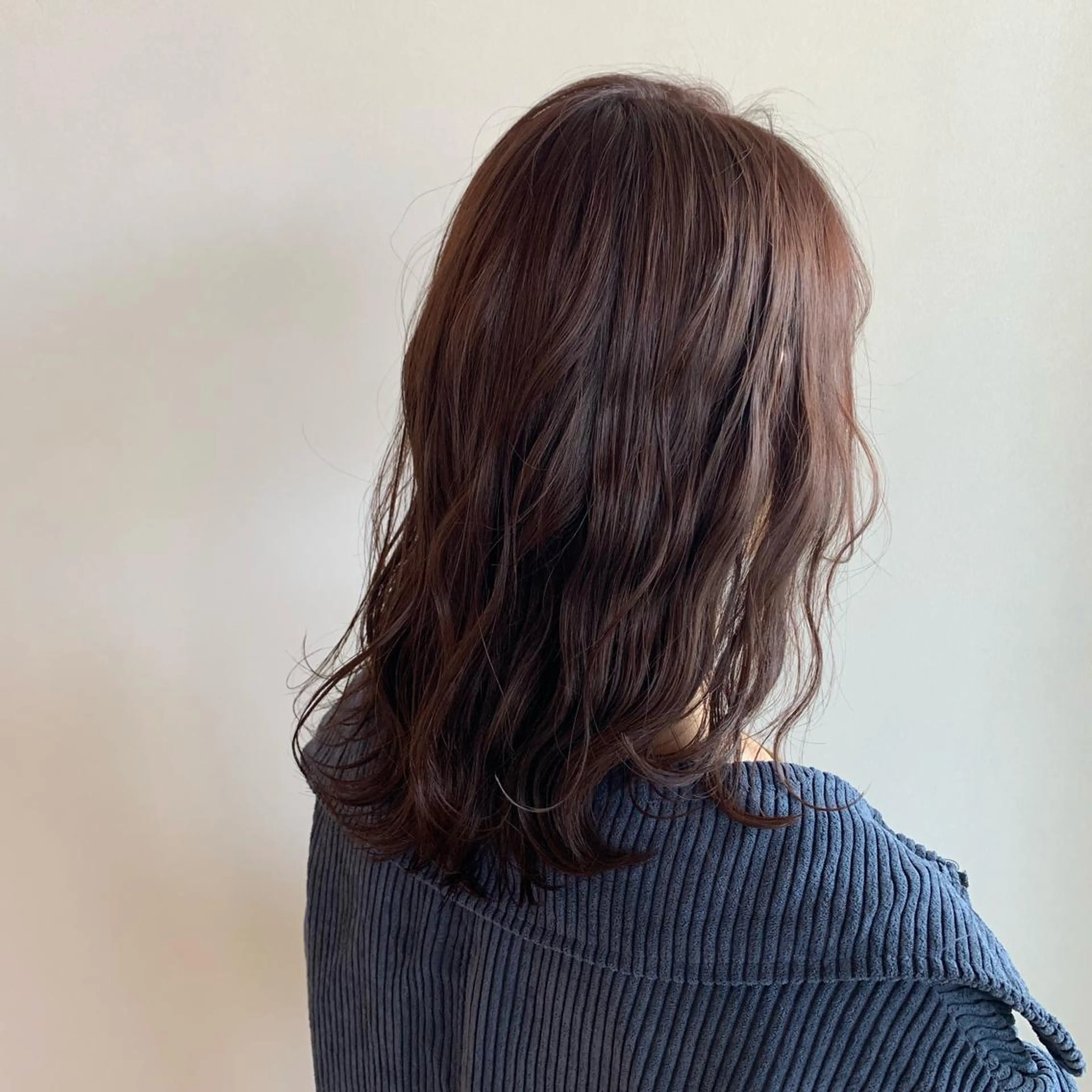 ミディアム カラー グレージュ バイオレットカラー バイオレットグレージュ 中島 直哉のヘアスタイル