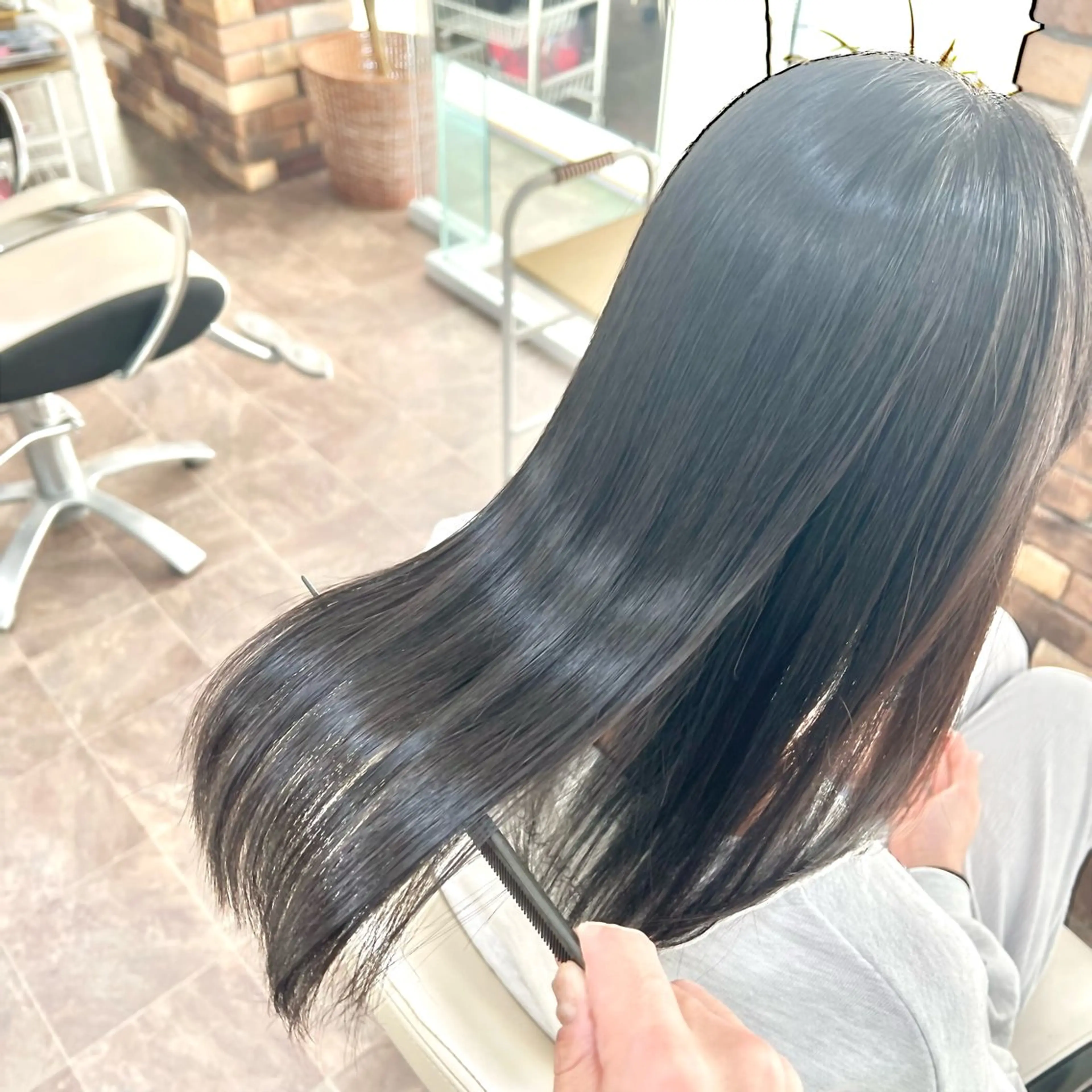ロング カット 縮毛矯正 トリートメント スパークヘア所属・大人女性の縮毛矯正/ お手入れ簡単/馬渕樹のヘアスタイル