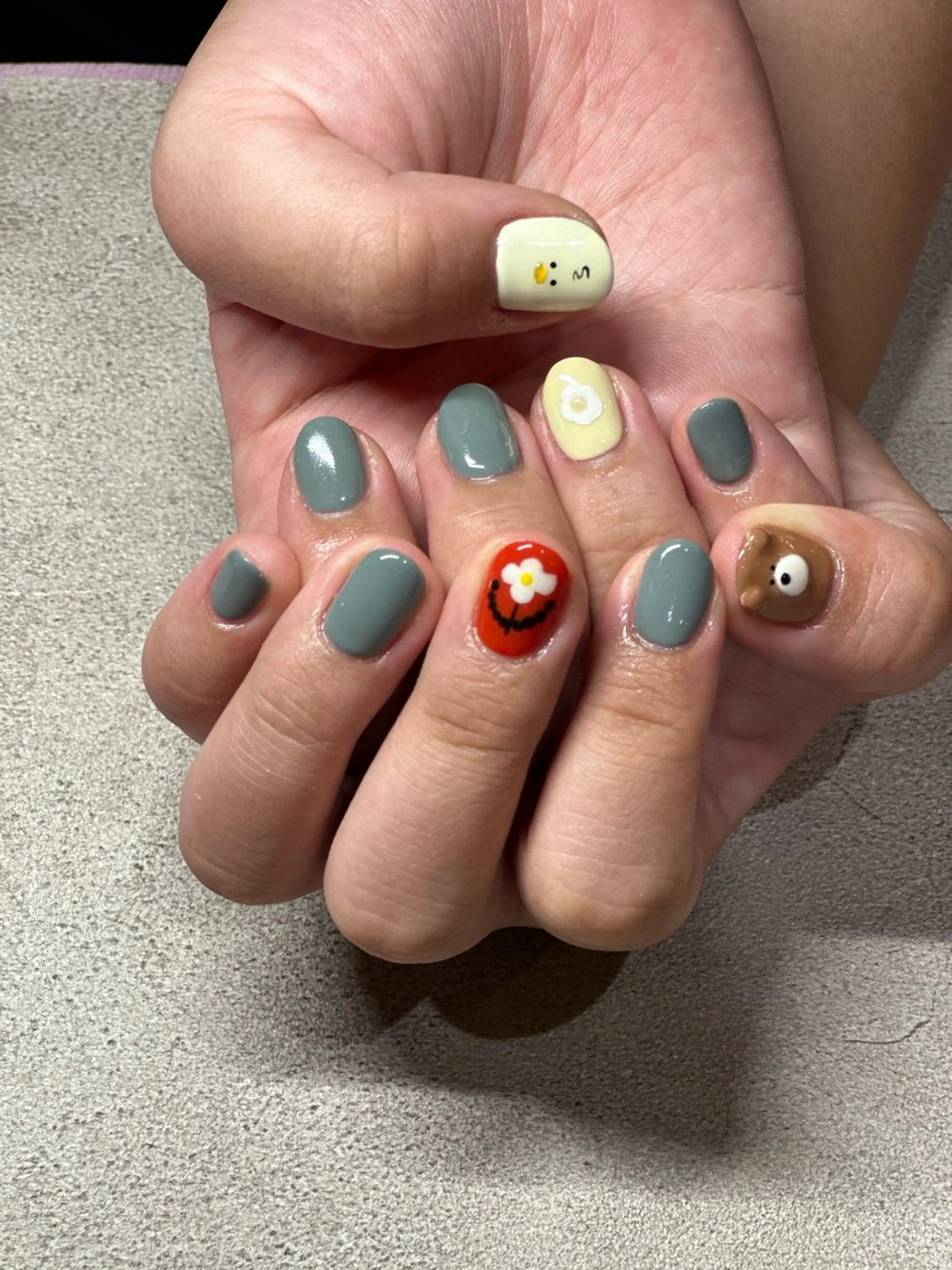 ネイル ジェルネイル ストーンネイル Hair＆Esthe＆Nail　Garden所属・Garden Takeuchiのネイルデザイン