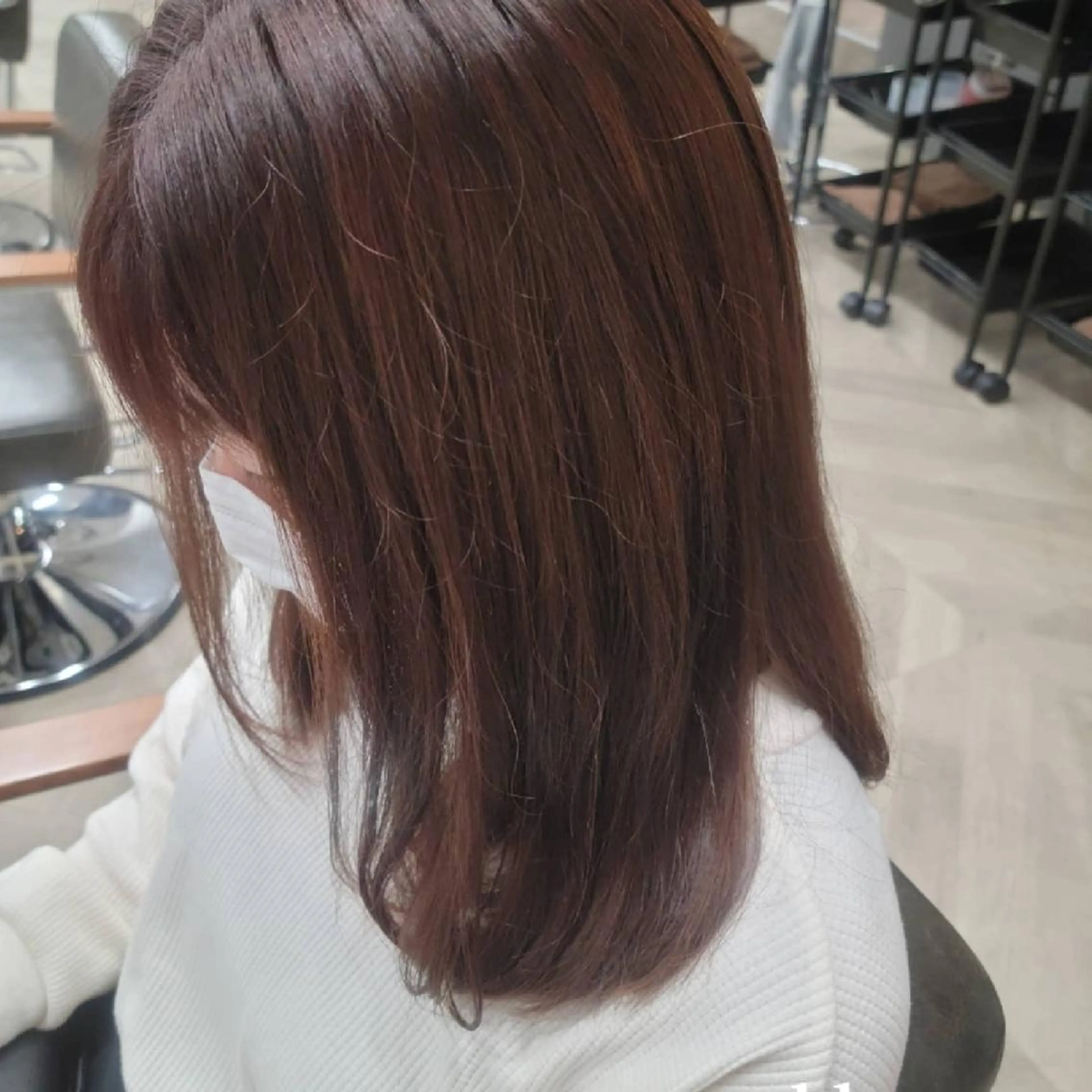 セミロング 安永 結菜のヘアスタイル