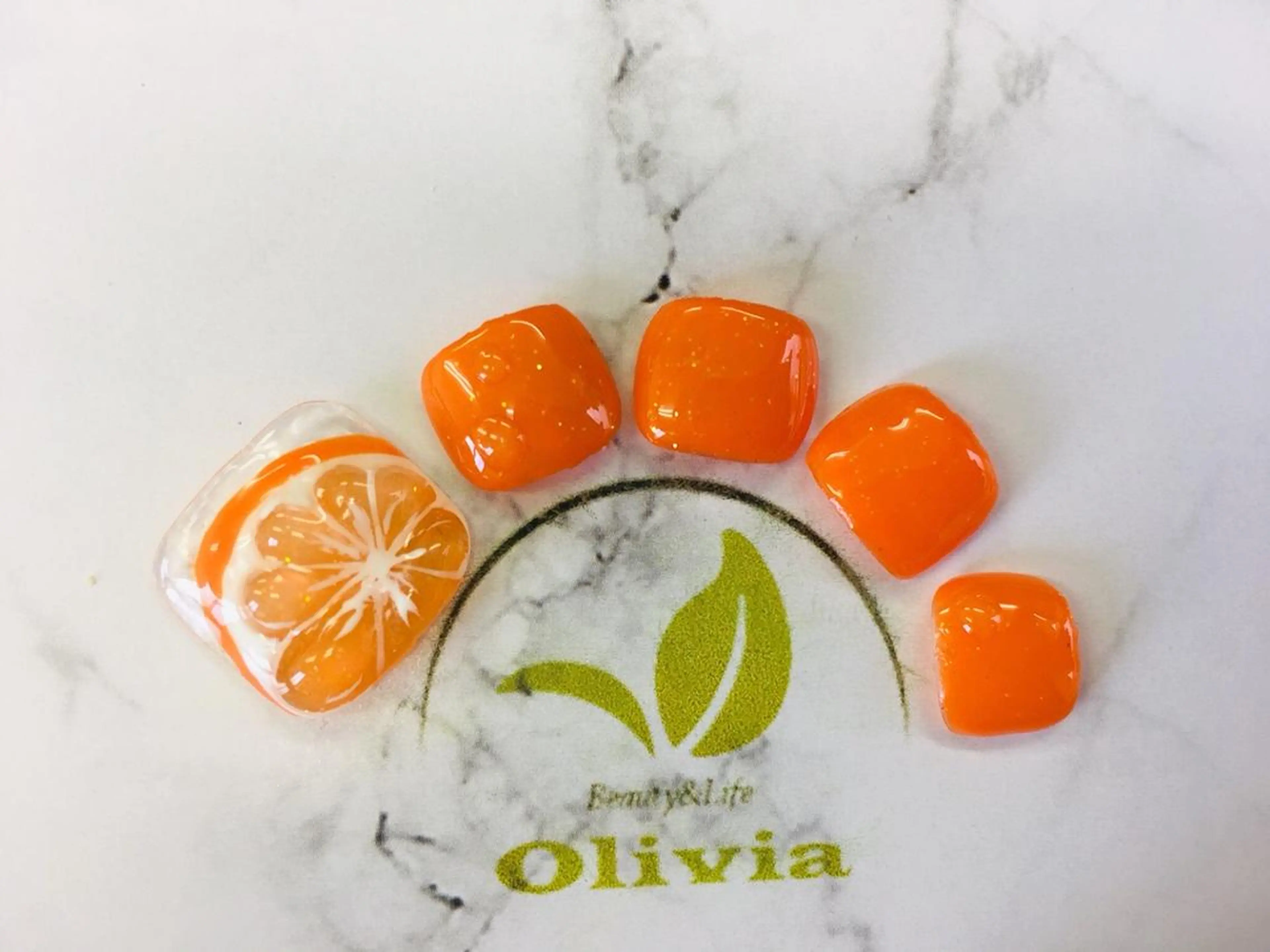 ネイル Olivia アイラッシュのマツエク・マツパデザイン