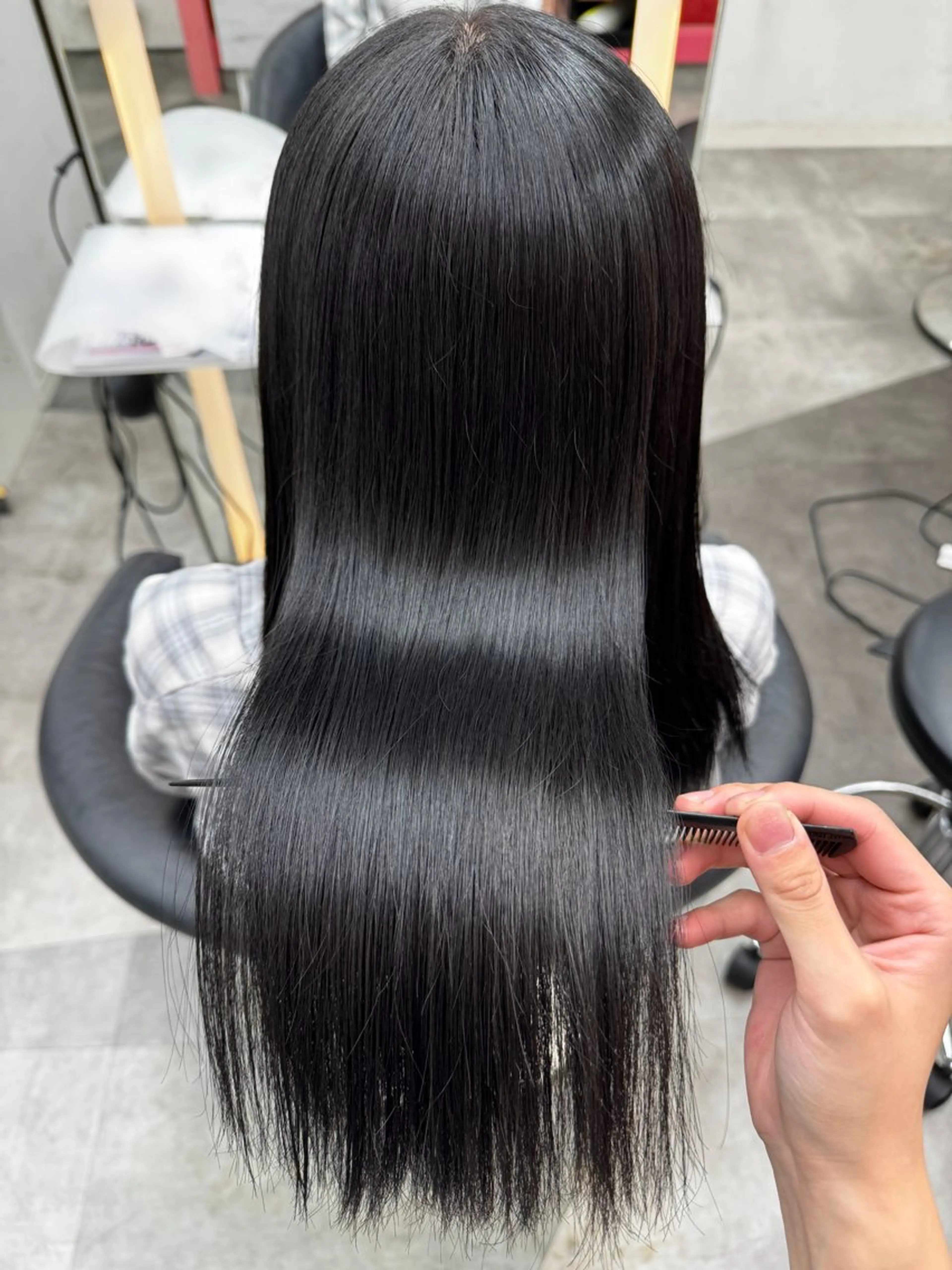 カット✂️➕前髪のイヤなうねり撃退🔫💥汗にも負けない‪💧‬前髪縮毛矯正➕髪質改善集中内部補修トリートメント🤍の写真
