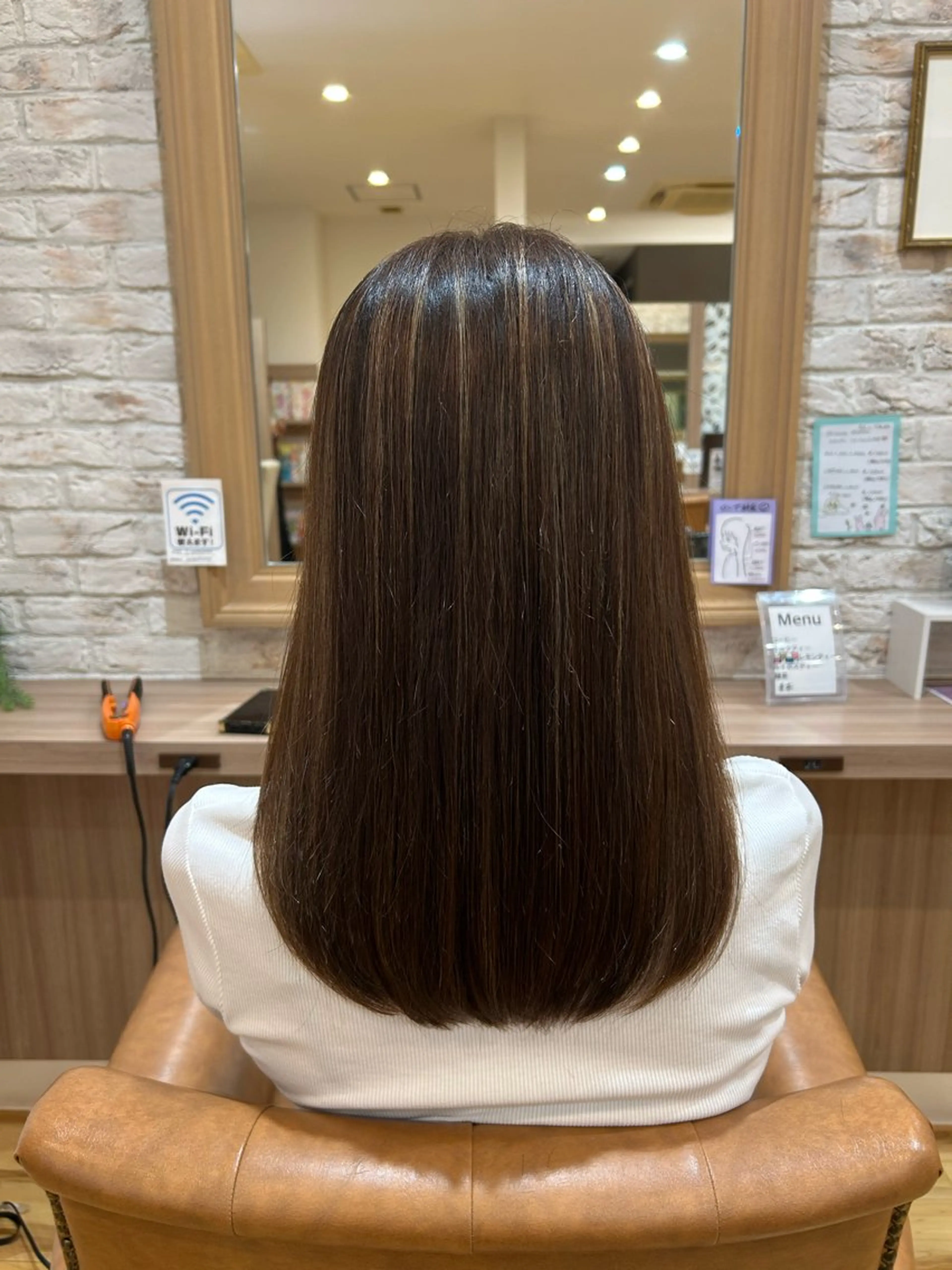 セミロング 志乃屋所属・中川 美里のヘアスタイル