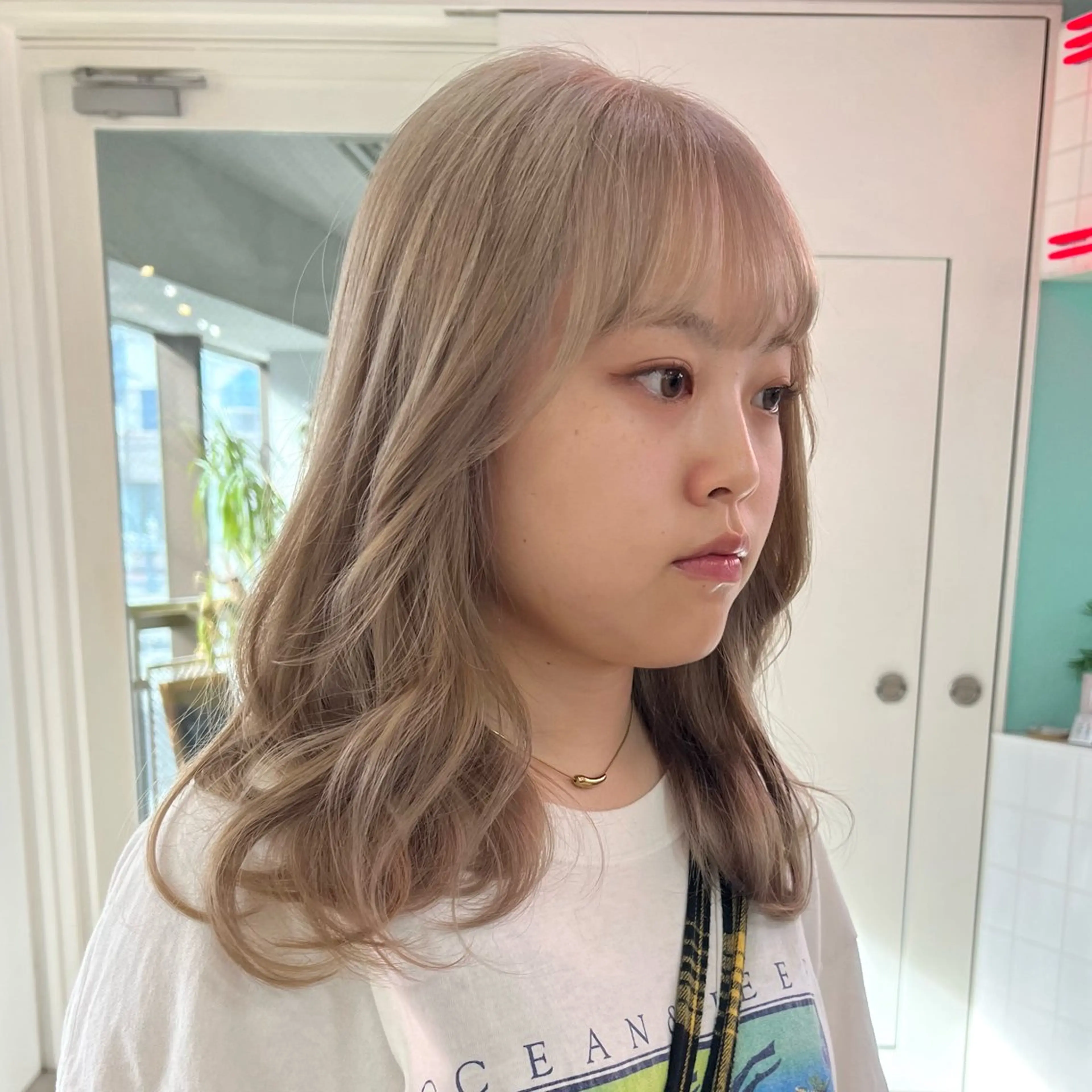 ショート カラー パーマ ヘアアレンジ カット ヘアカラー 🧨ブリーチー×ボブ レイヤー💎じゅえるのヘアスタイル