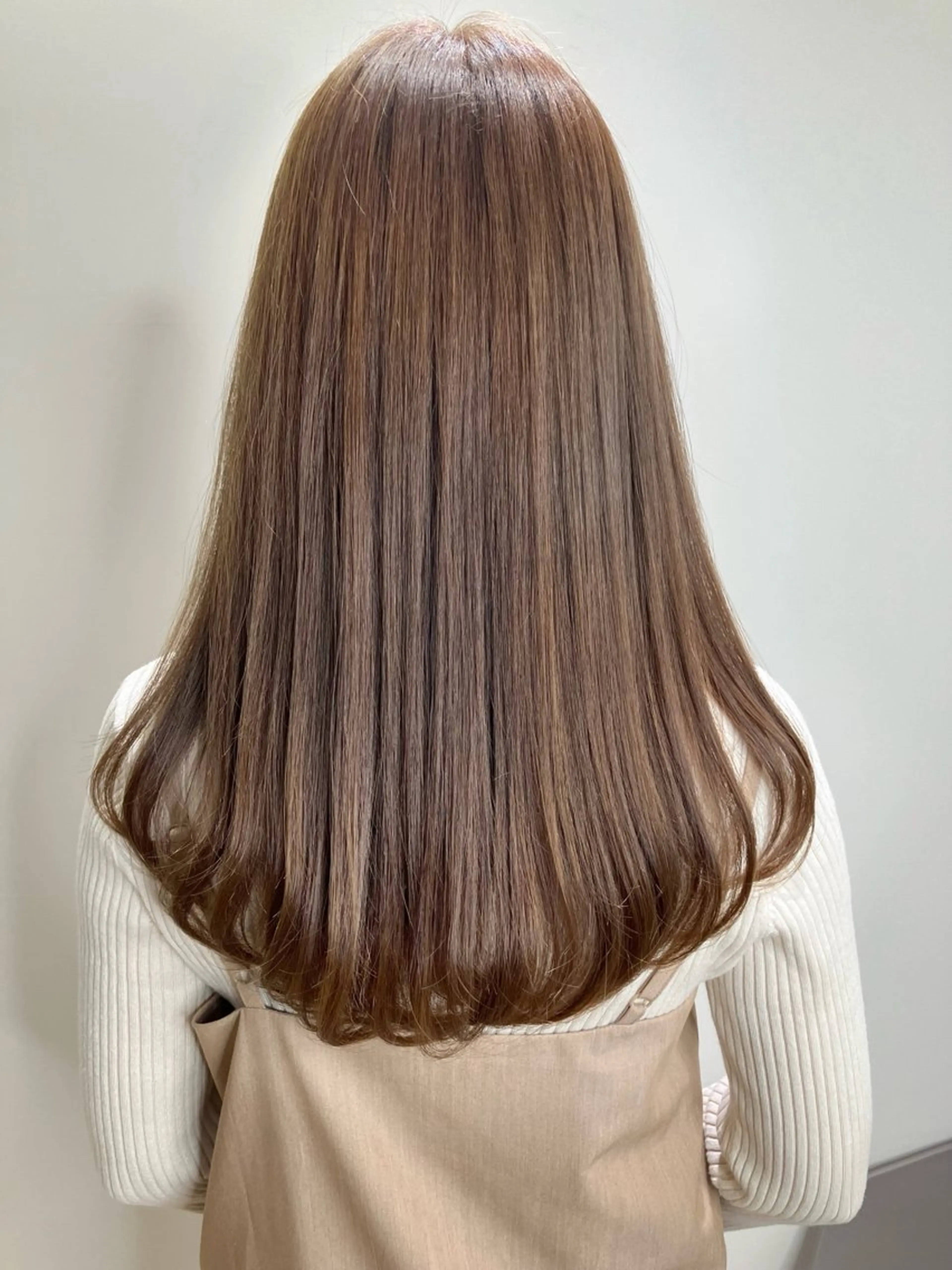 ロング カラー アッシュ ベージュカラー くせ毛 髪質改善 縮毛矯正 カット ヘアカラー トリートメント GOTODAY シェアサロン梅田NU茶屋町店所属・髪質改善/艶カラー 縮毛矯正/みほのヘアスタイル