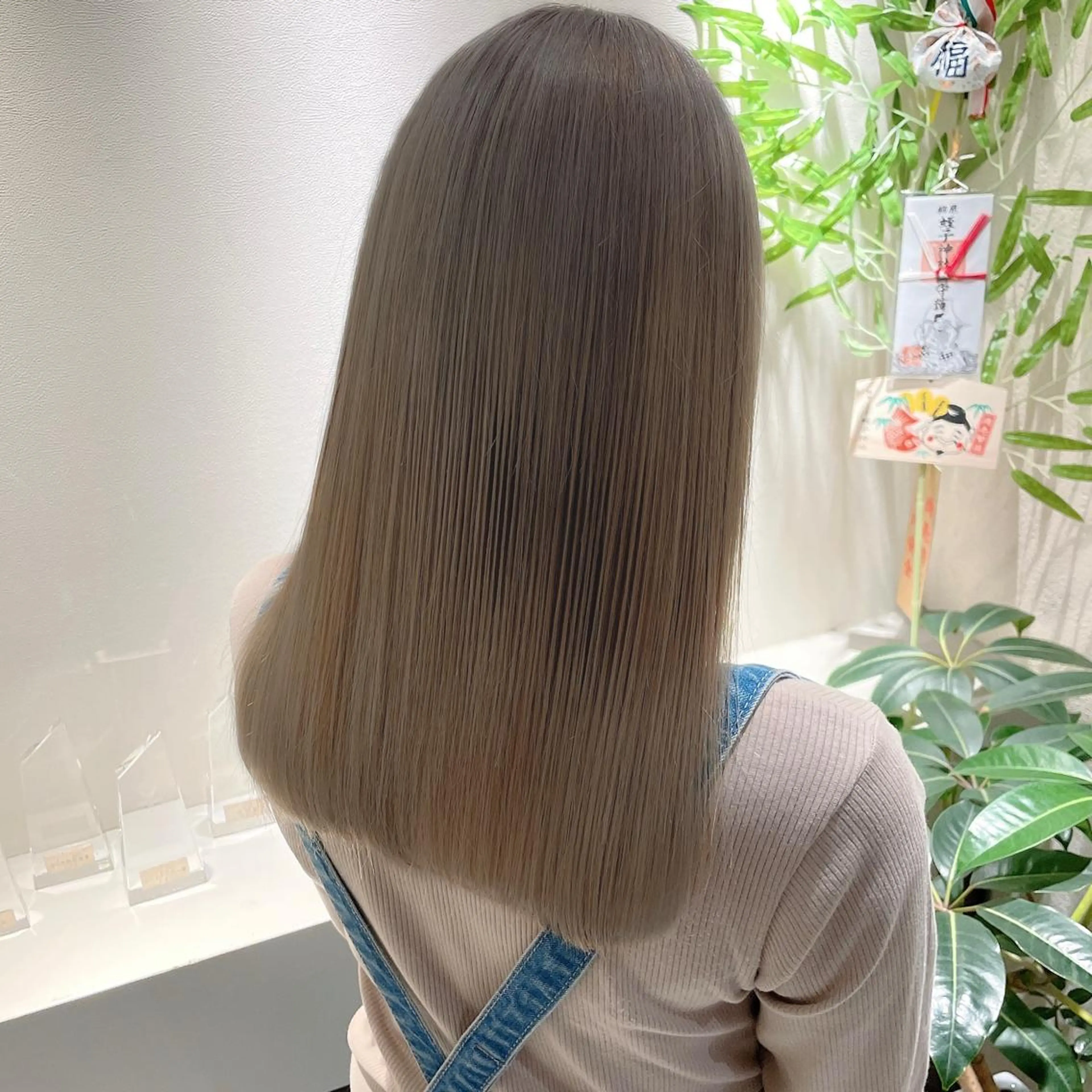 セミロング メンズ メンズバレイヤージュ メンズブリーチ メンズハイライト メンズハイトーン メンズインナーカラー ヘアカラー レイヤー/ボブ/ ブリーチ/溝口誠二のヘアスタイル