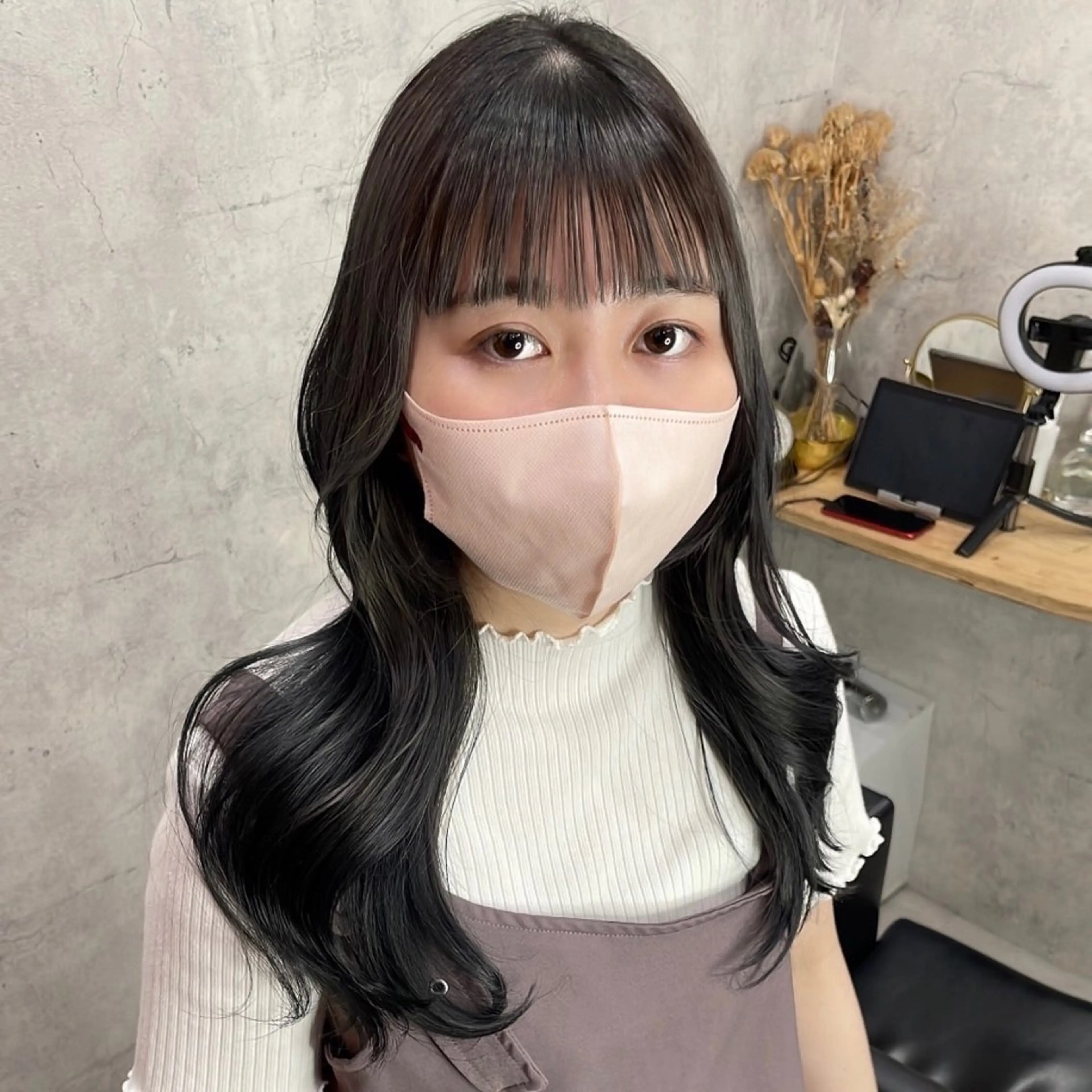 ロング カラー ダークグレー ヘアカラー 松下宗翔｜カラー｜ 福岡レイヤーカットのヘアスタイル