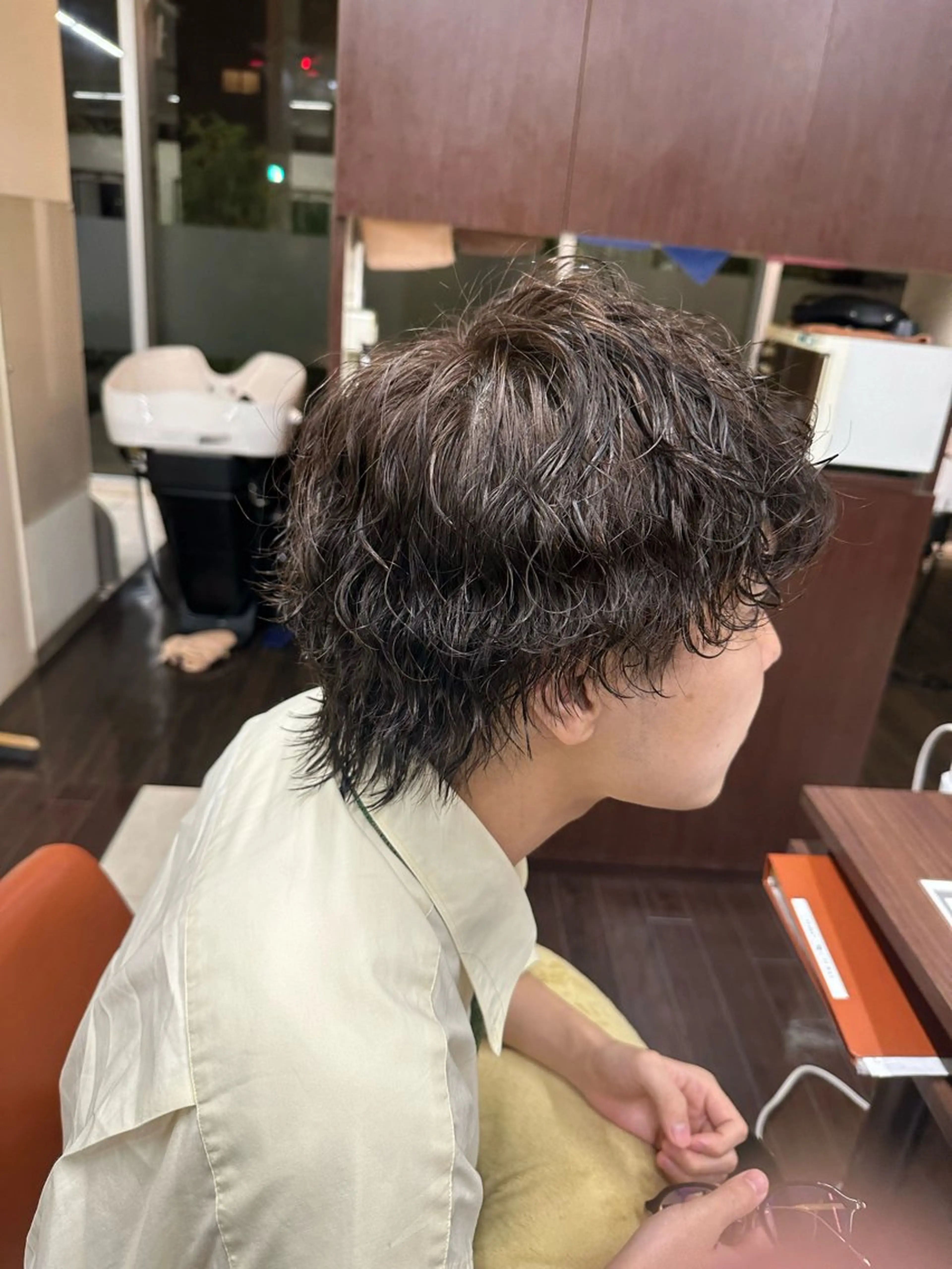 パーマ メンズ メンズパーマ 波巻きパーマ スパイラルパーマ みつき/✨髪質改善✨ /自然なストレートのヘアスタイル