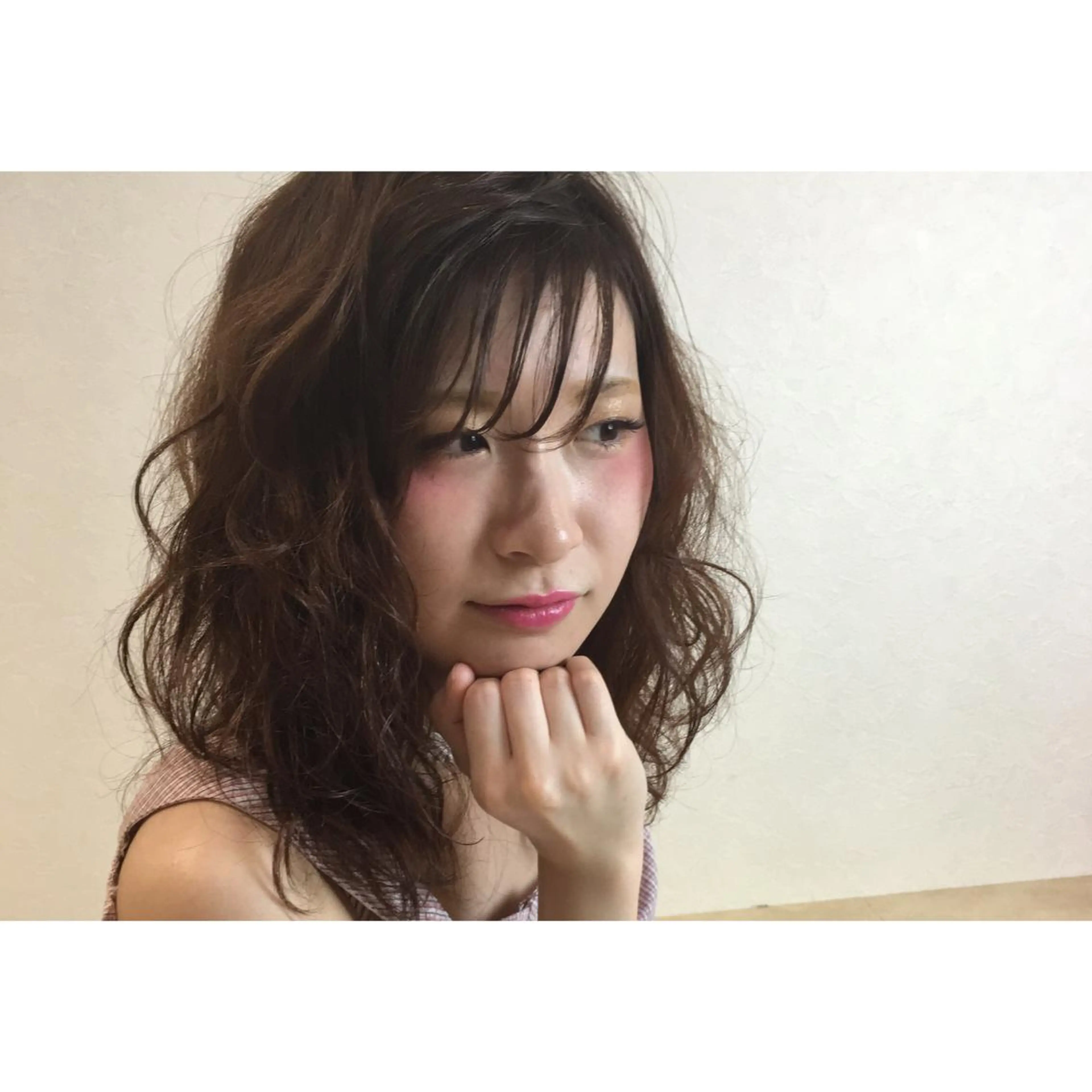 セミロング パーマ セミロングパーマ シースルーバング salowin郡山所属・佐藤 結花のヘアスタイル