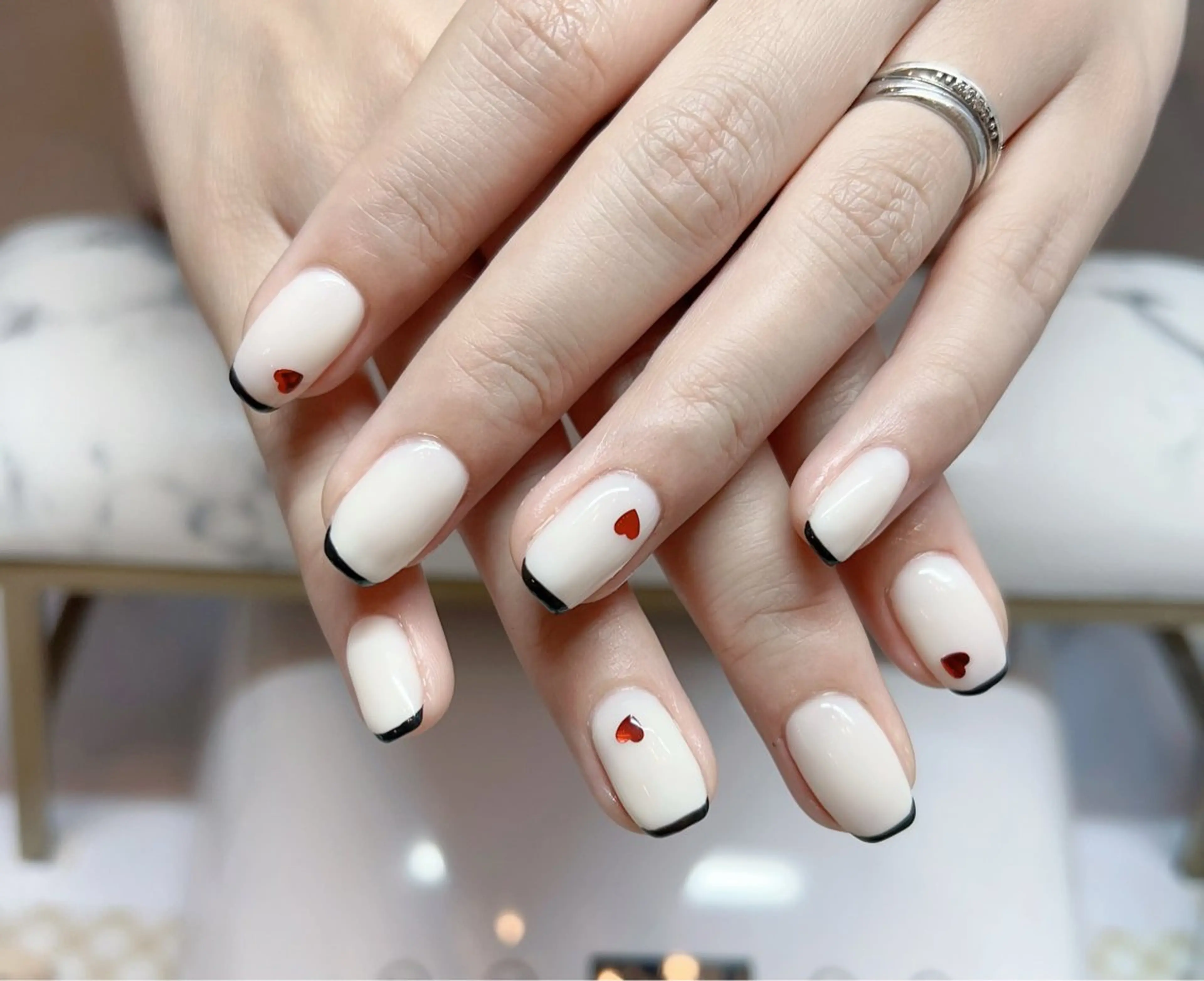 ネイル フレンチネイル ワンカラーネイル red veil所属・KANA ネイルのネイルデザイン
