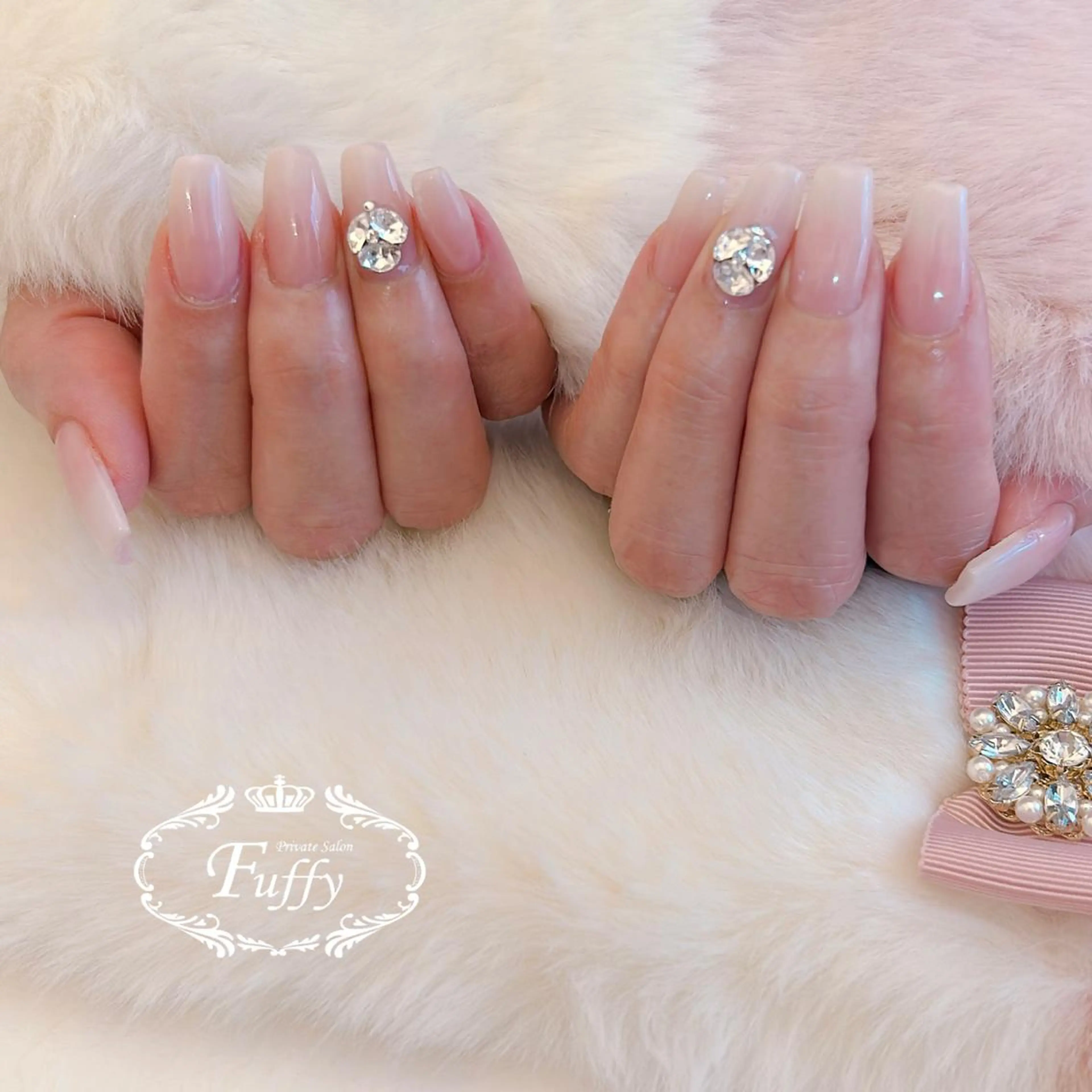 ネイル ストーンネイル ハンドネイル Fuffy所属・フーフィー Fuffyのネイルデザイン