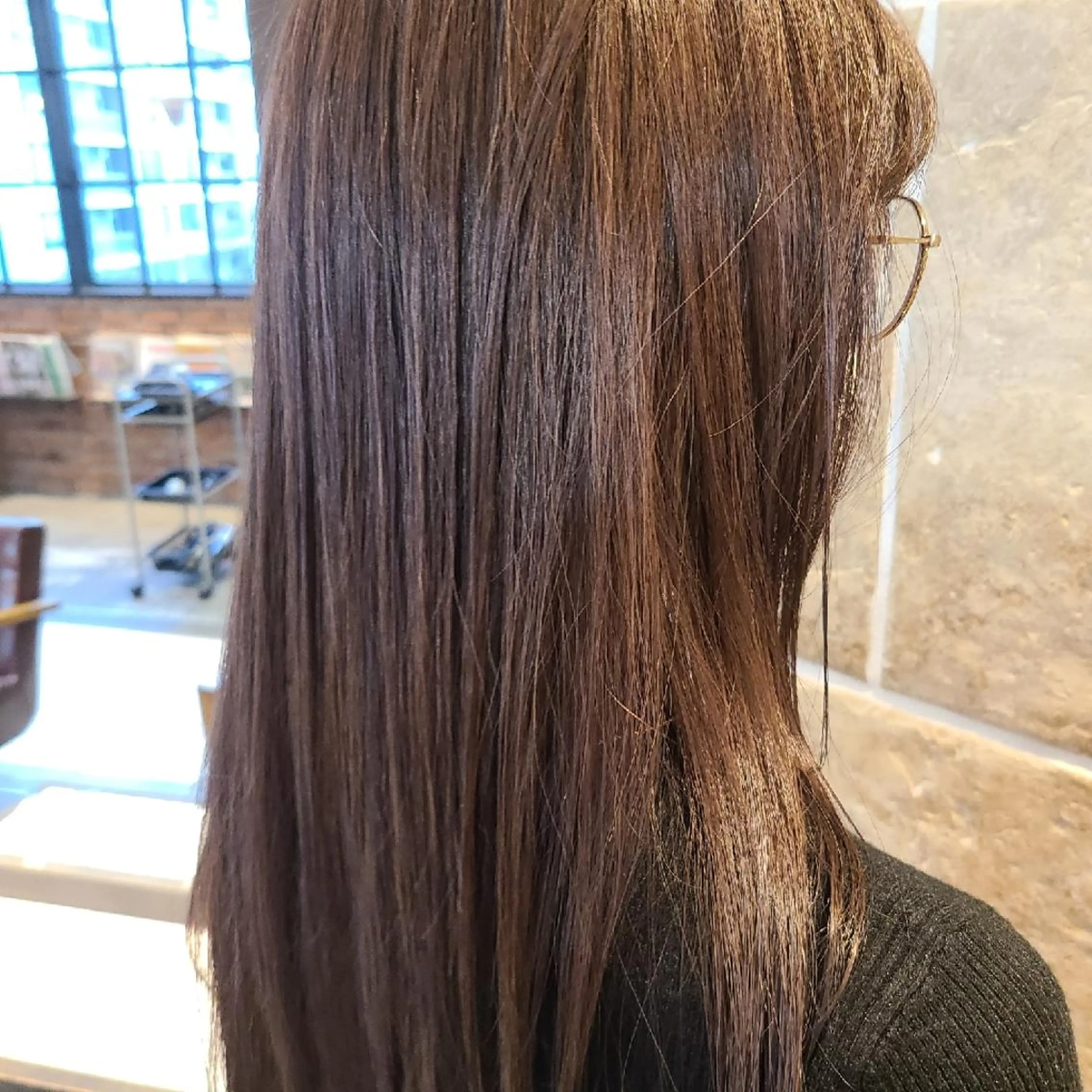 セミロング カラー 501 HAIR studio所属・22時迄営業サロン⭐ YASUHIRO🌿の眉毛・アイブロウイメージ