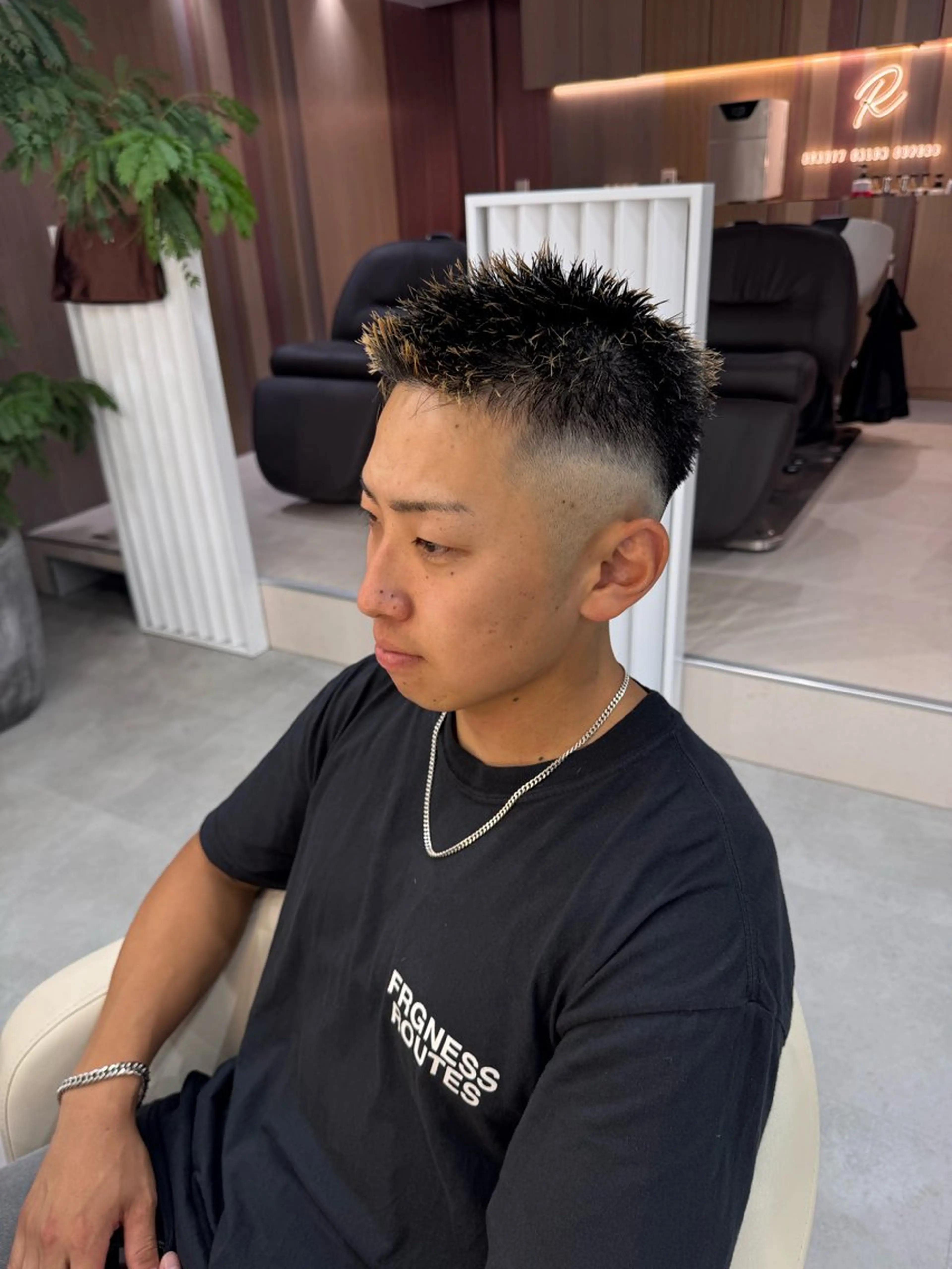 ショート メンズ R/🤎 パーマ＆ブリーチ🔥のヘアスタイル