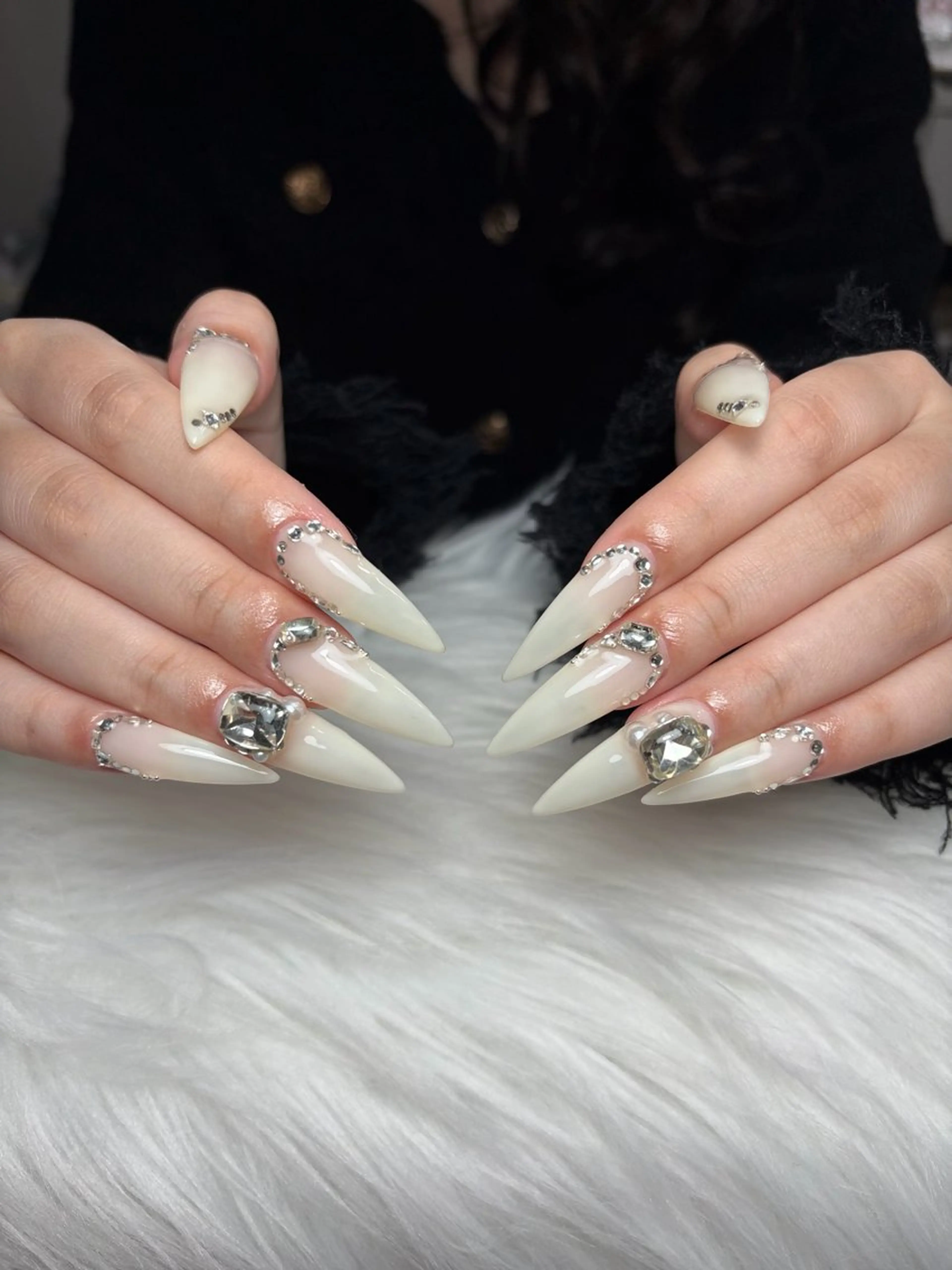 ネイル アートネイル 長さ出し ジェルネイル マグネットネイル ニュアンスネイル ハンドネイル Cloudy Chan Nailのネイルデザイン