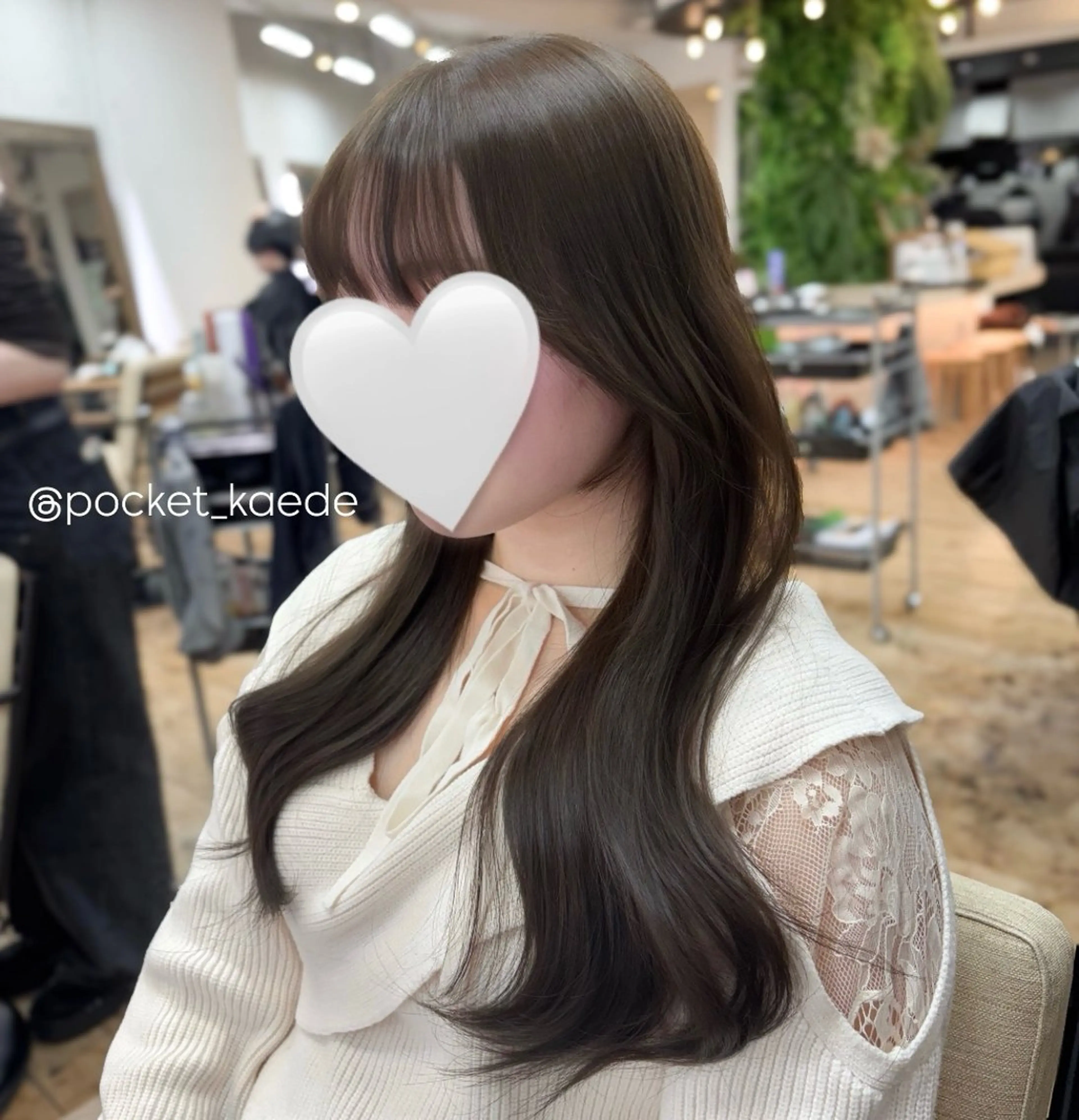 ロング カラー ブリーチ ダブルカラー グレージュ ブリーチなしカラー ロング カット ヘアカラー 🤍韓国ヘア/ 楓🤍のヘアスタイル