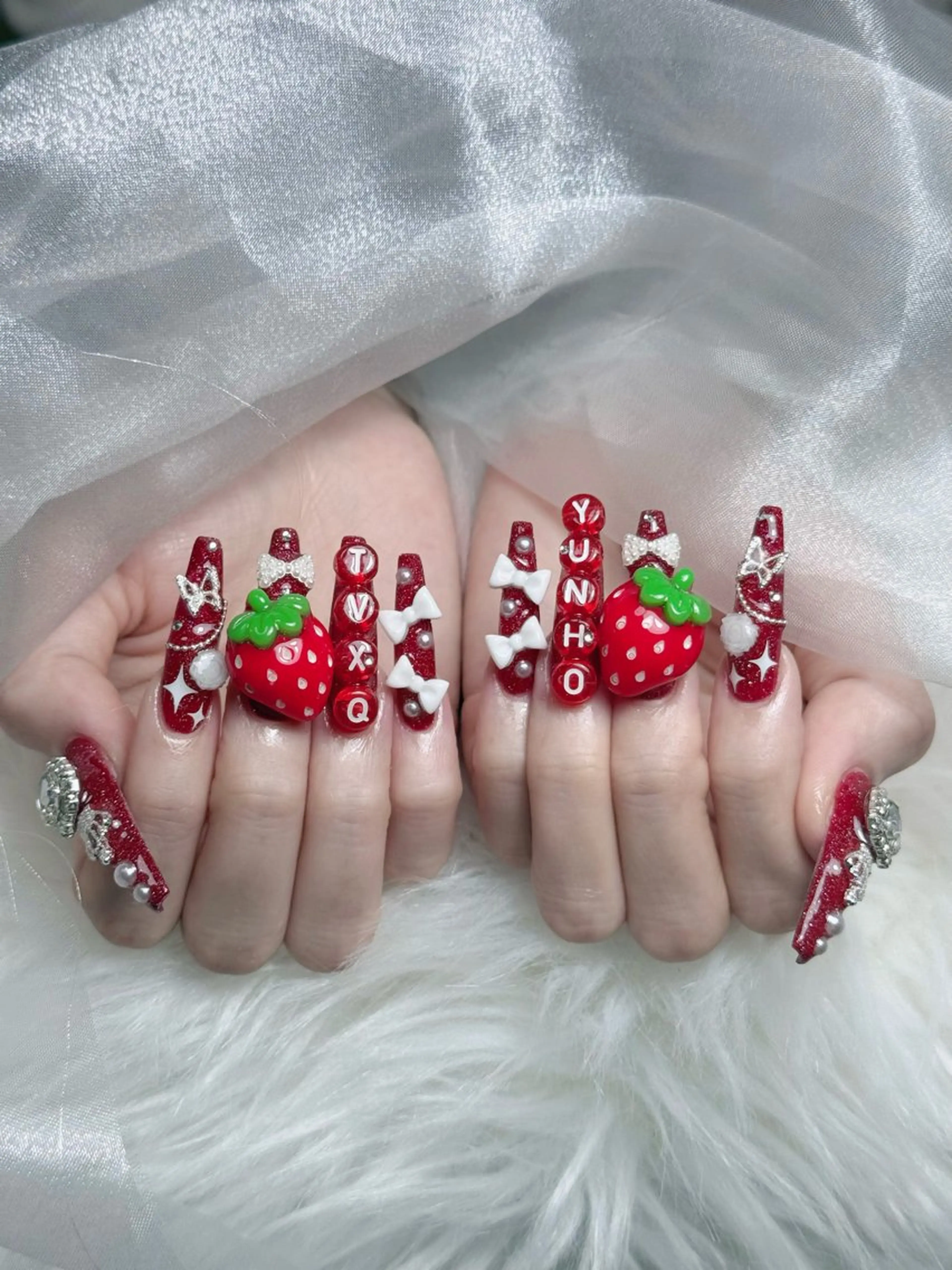 ネイル フレンチネイル ジェルネイル キラキラネイル 韓国ネイル マグネットネイル Julli nail studio所属・Julli NailStudioのネイルデザイン