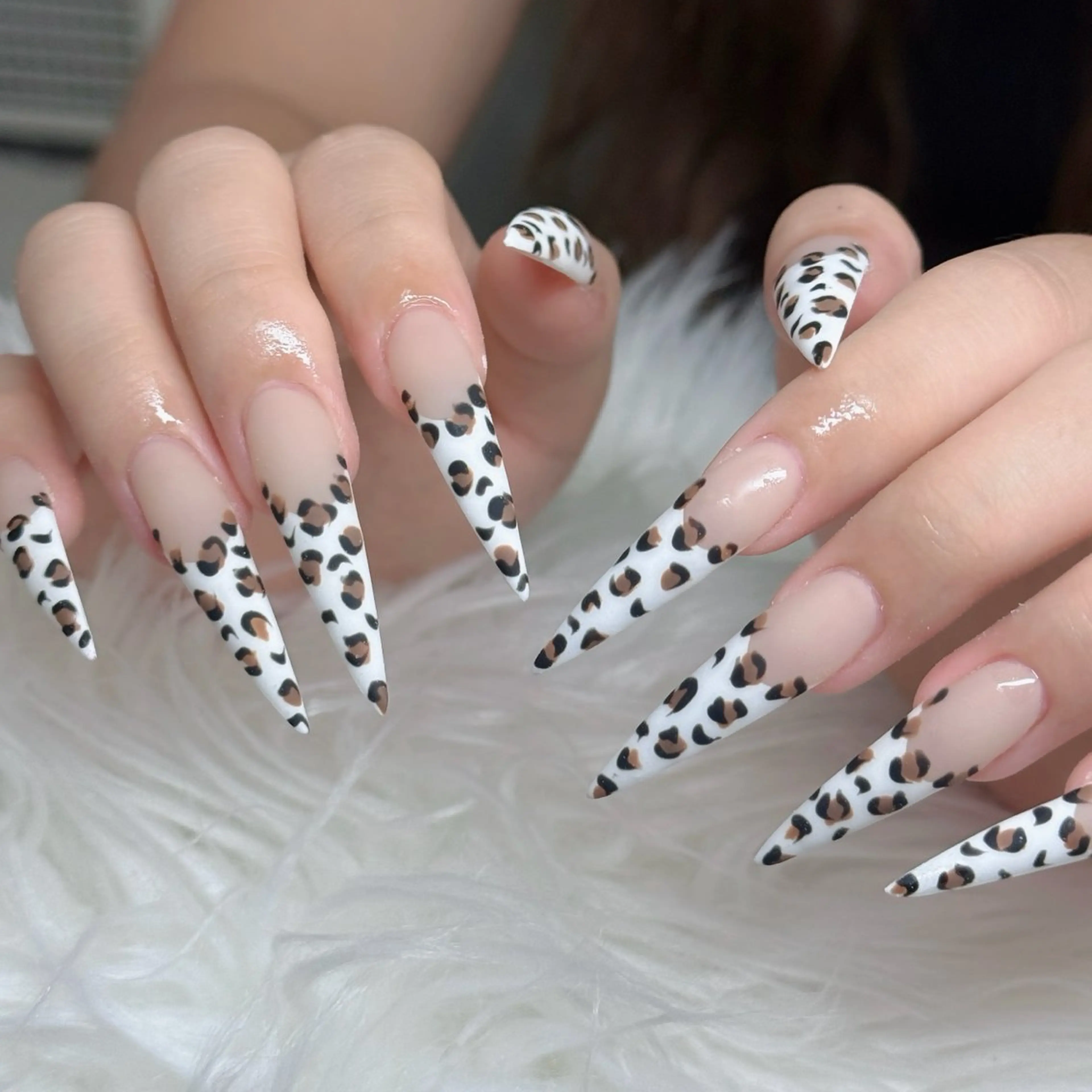 🐆ヒョウ柄ネイル.ネイルチップ長さ出し10本＋デザインやり・パーツつけ放題の写真