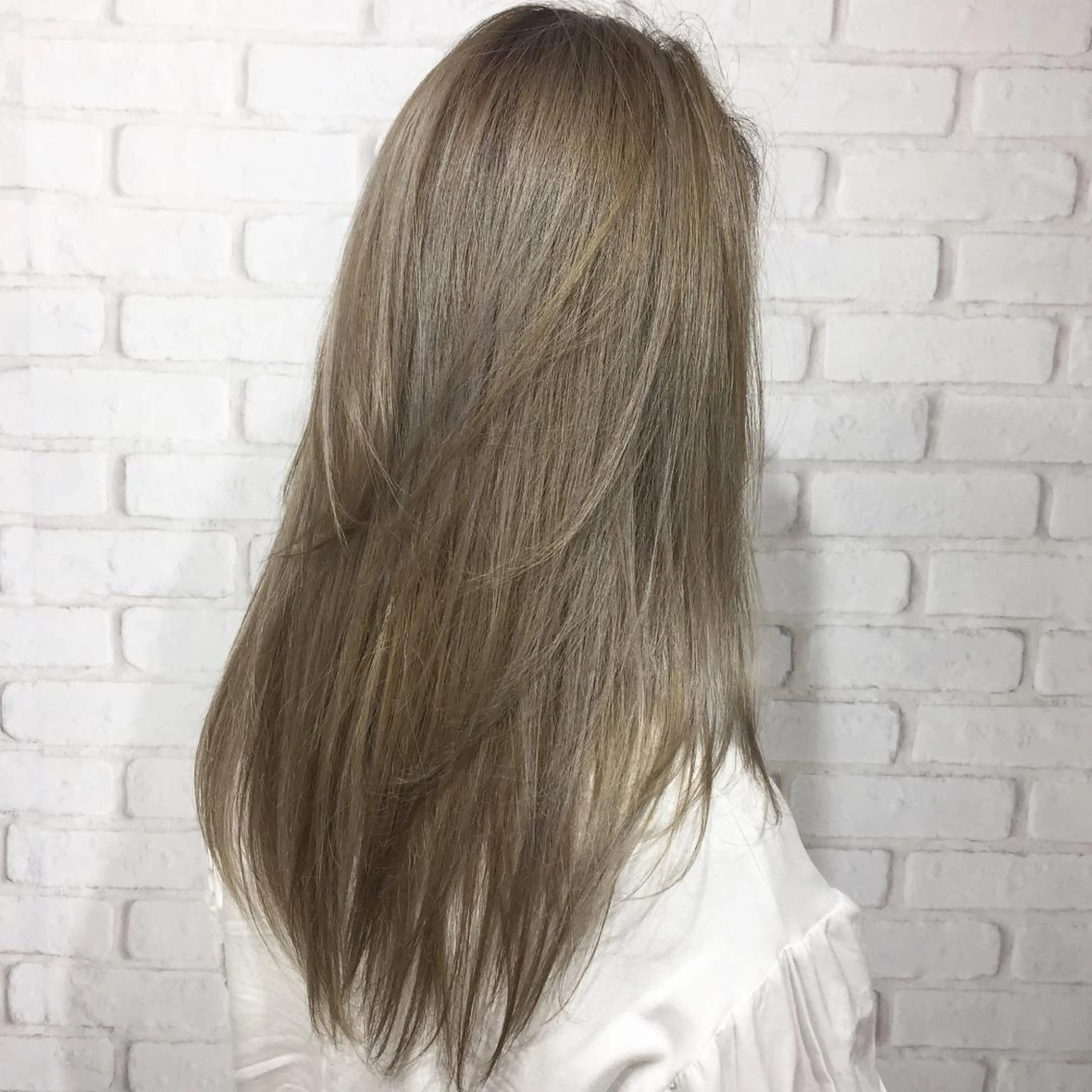 ロング カラー ベージュカラー ハイトーンカラー トリートメント カット ヘアカラー トリートメント ヘッドスパ 🌿海外Style・ KOHEIのヘアスタイル