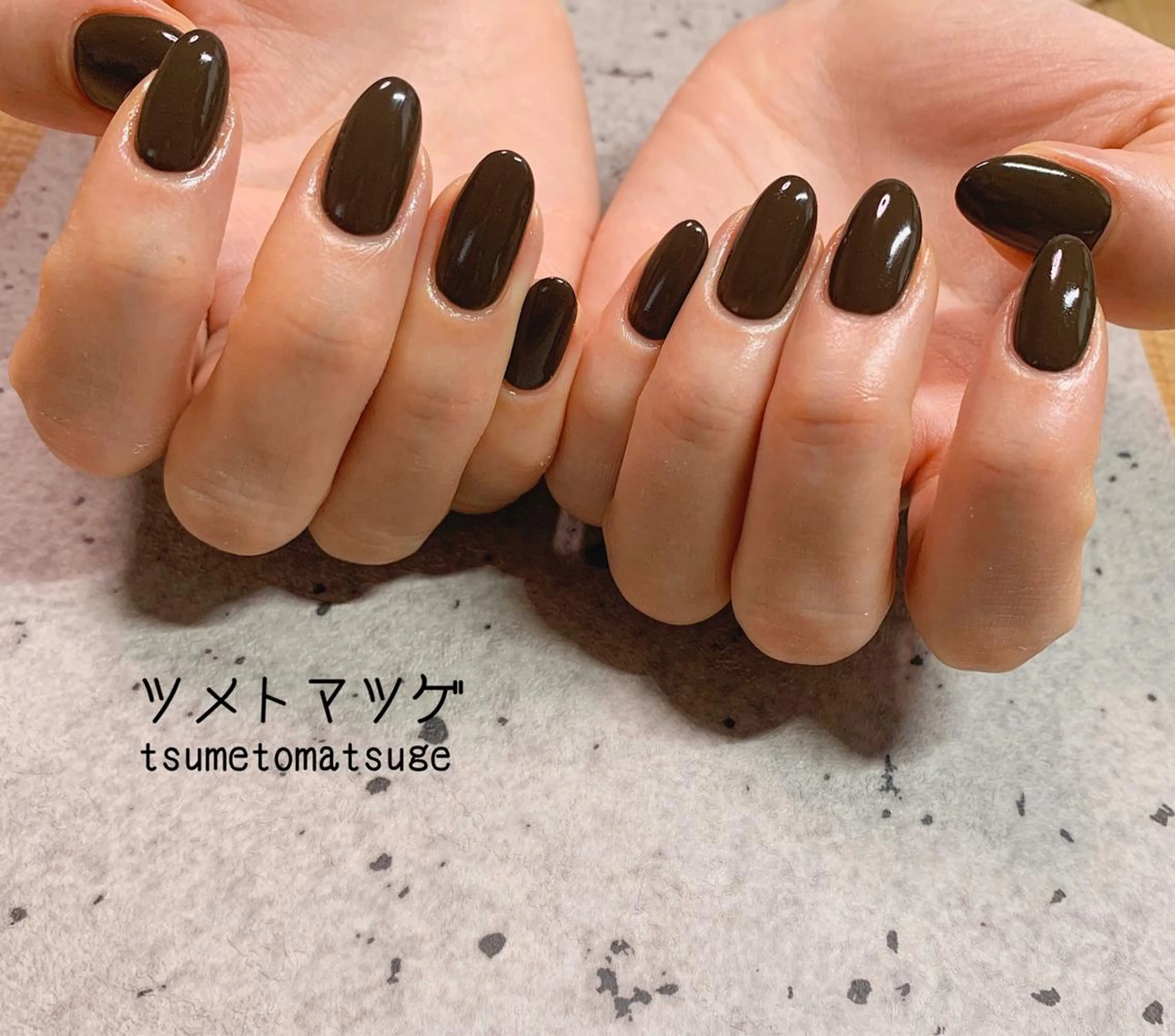 ミディアム ネイル ハンドネイル ツメトマツゲ .のネイルデザイン