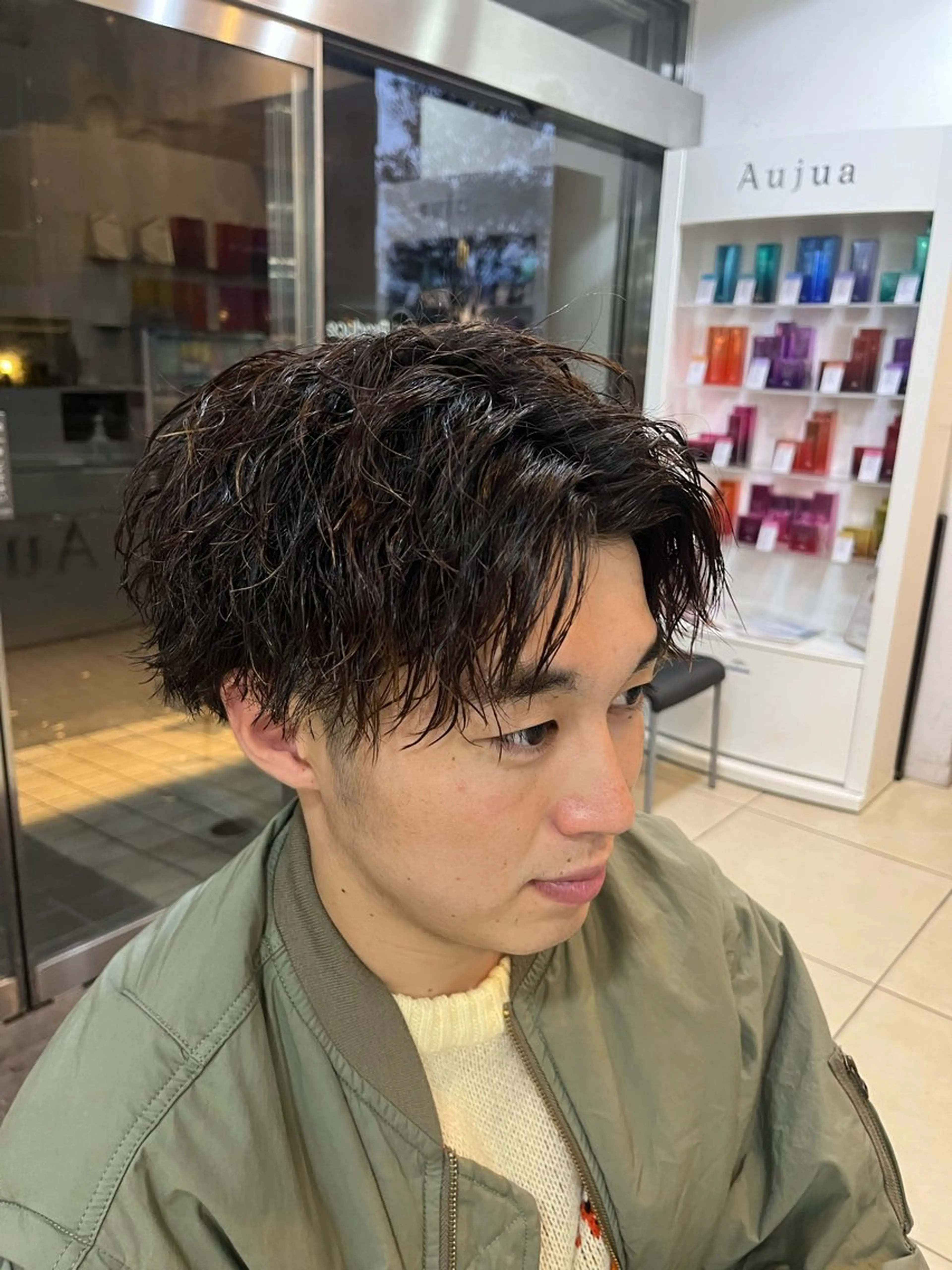 ショート パーマ メンズ センターパート マッシュ カット パーマ カルマ・ニュアンス パーマ　須田龍世のヘアスタイル