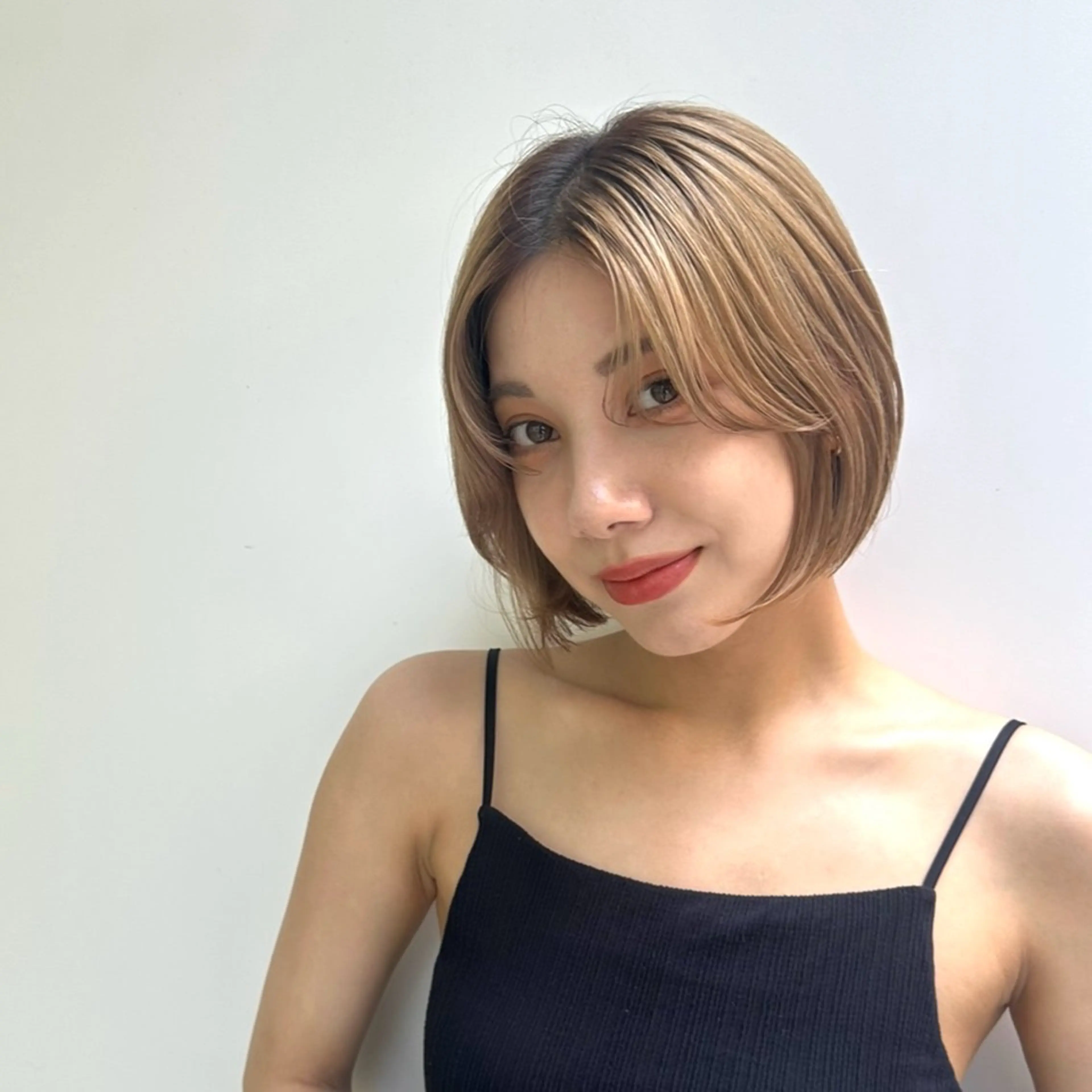 ショート Misora/ボブ/ レイヤー/艶カラーのヘアスタイル