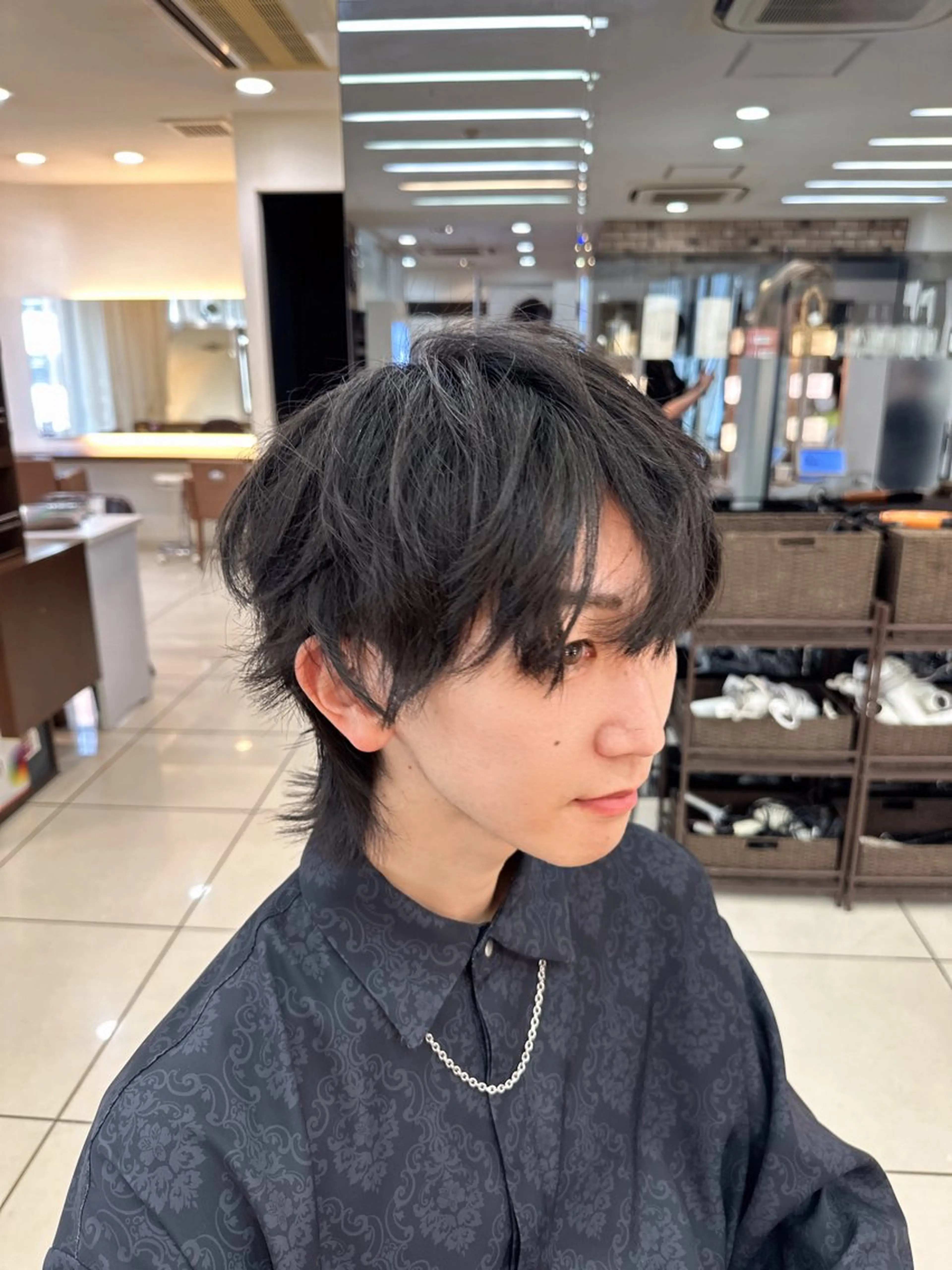 メンズ カット ラウンドマッシュシャ ドウニュアンスパーマのヘアスタイル