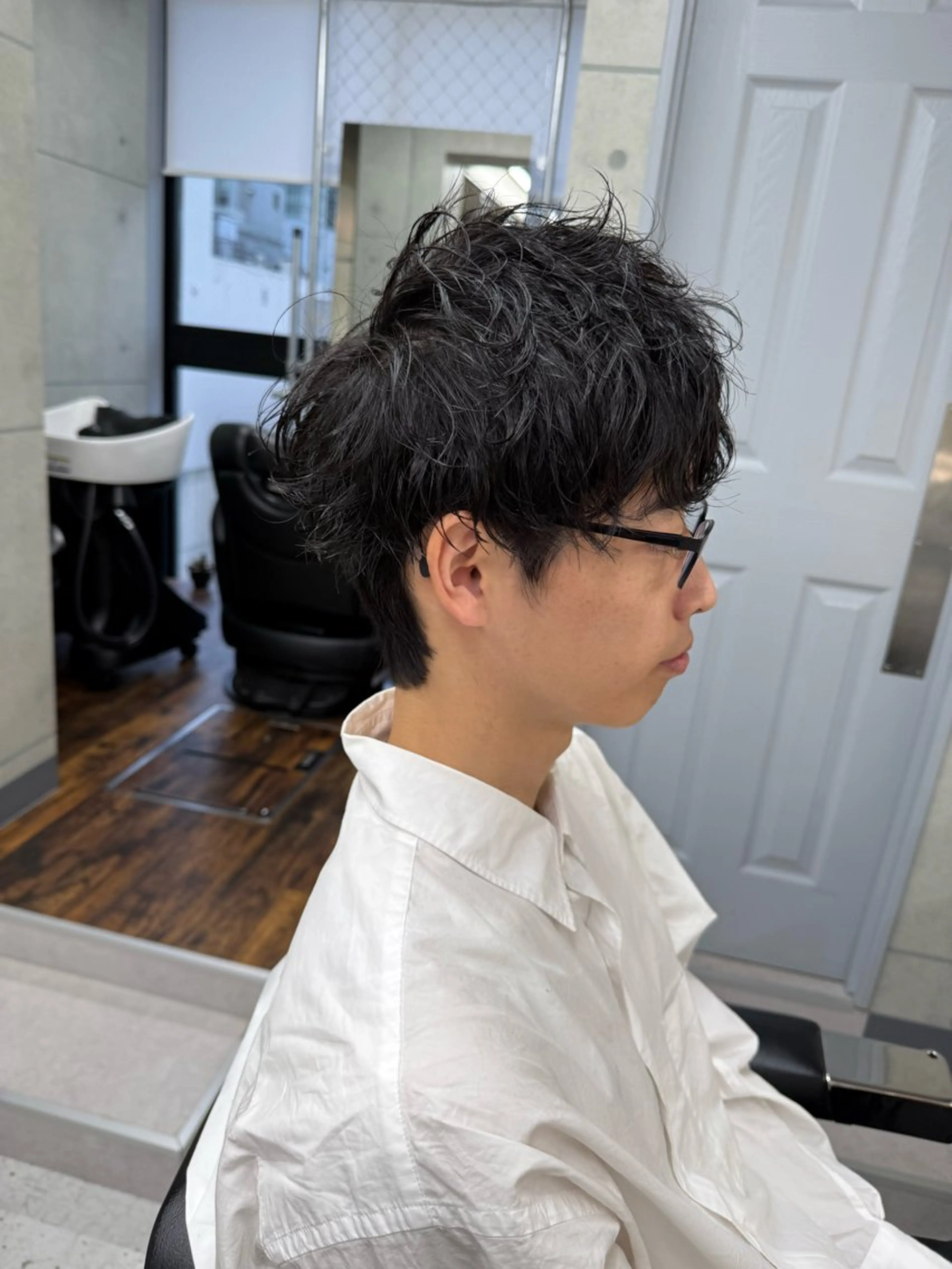 マッシュスタイル・+550円でシャンプー+550円でシェービング・+6050円~でパーマ・+4950円~でカラーの写真