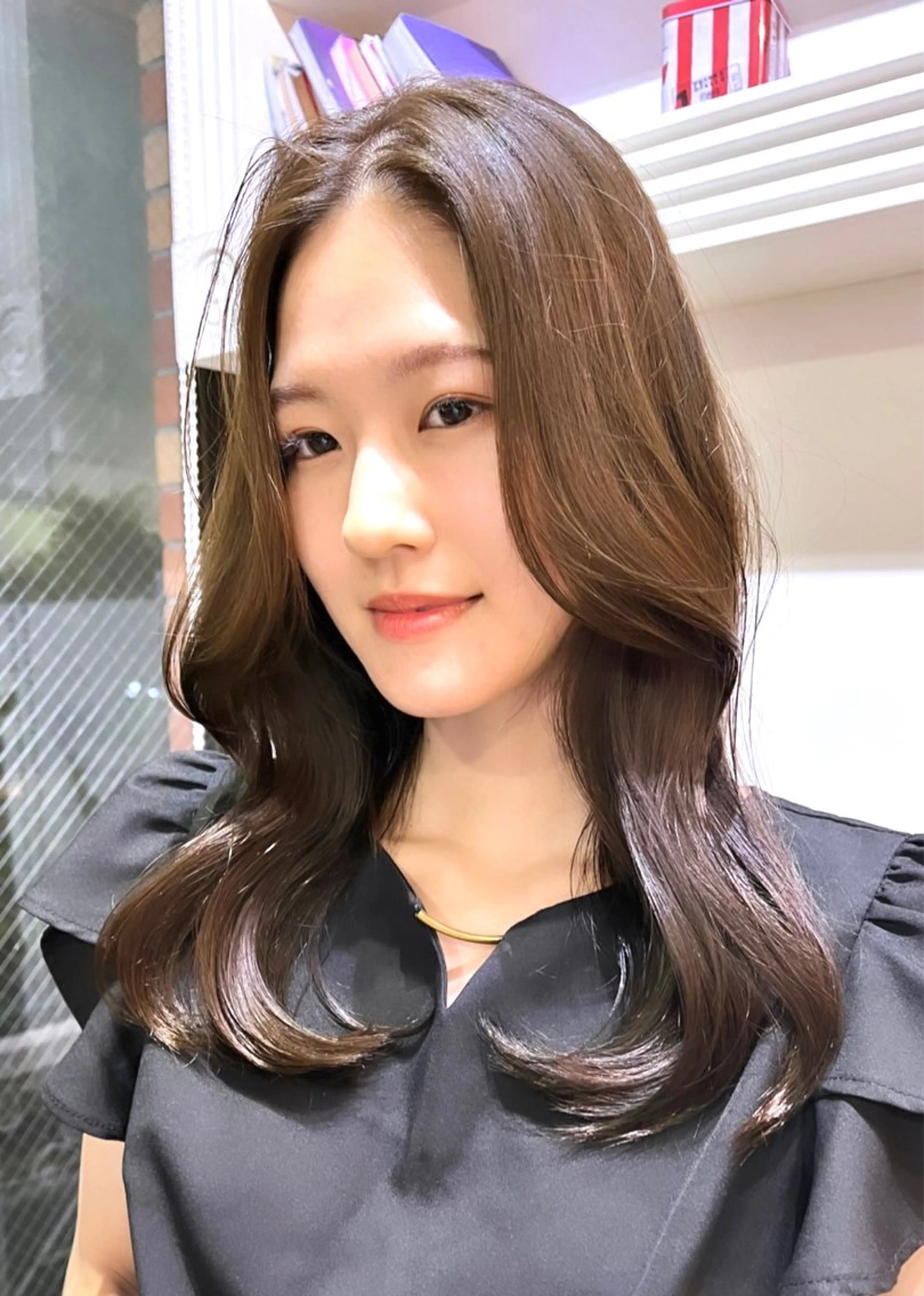 ミディアム カラー ヘアアレンジ ヨシンモリ 韓国風ヘア レイヤーカット 山口 竣也のヘアスタイル