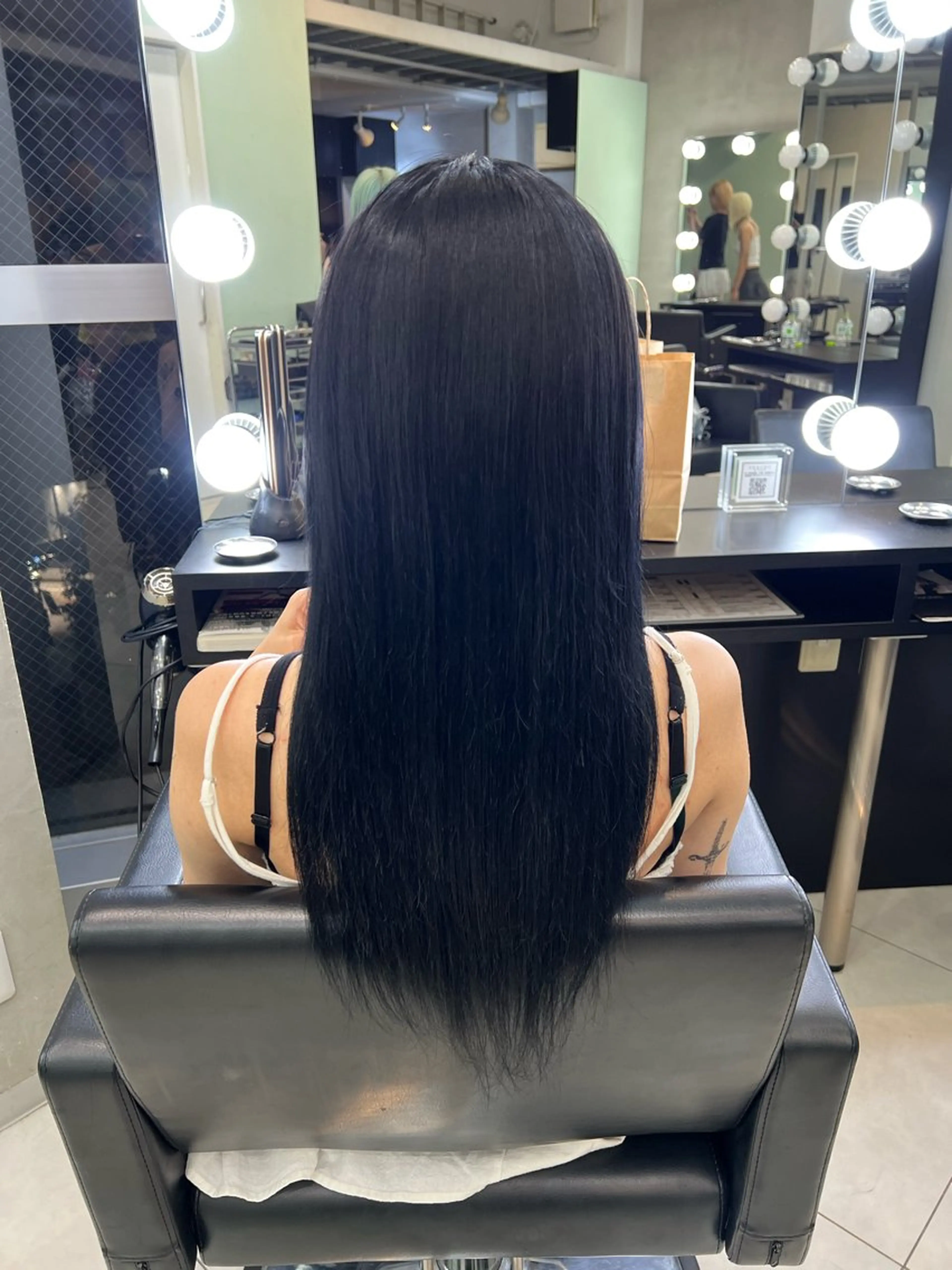 ロング カラー 黒髪 ブルーカラー ブルーブラック ヘアカラー トリートメント 🎀ハイトーン カラー/宮澤　希🎀のヘアスタイル