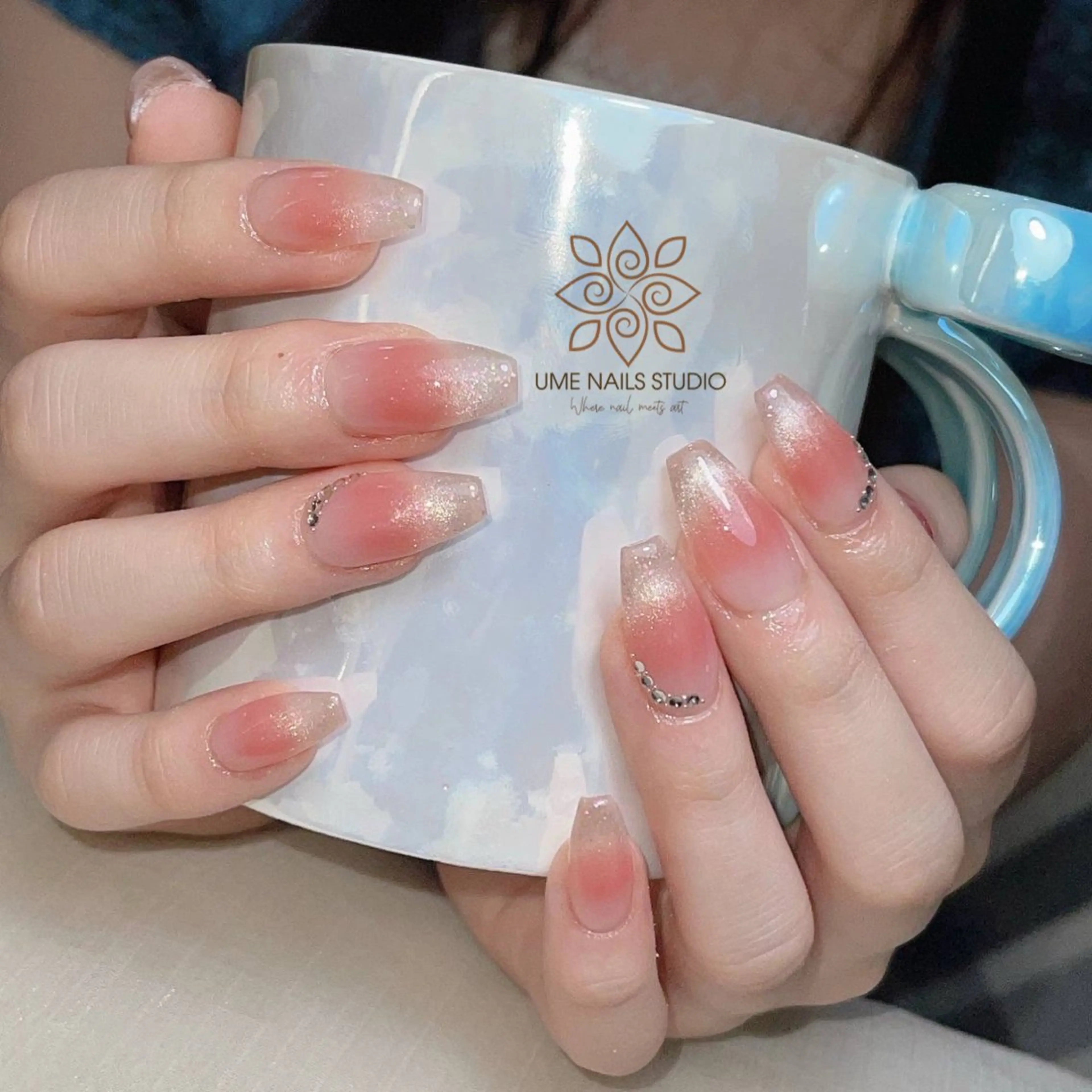 ネイル チークネイル クリアネイル ガーリー キラキラネイル 韓国ネイル ハンドネイル Ume Nail Studioのネイルデザイン