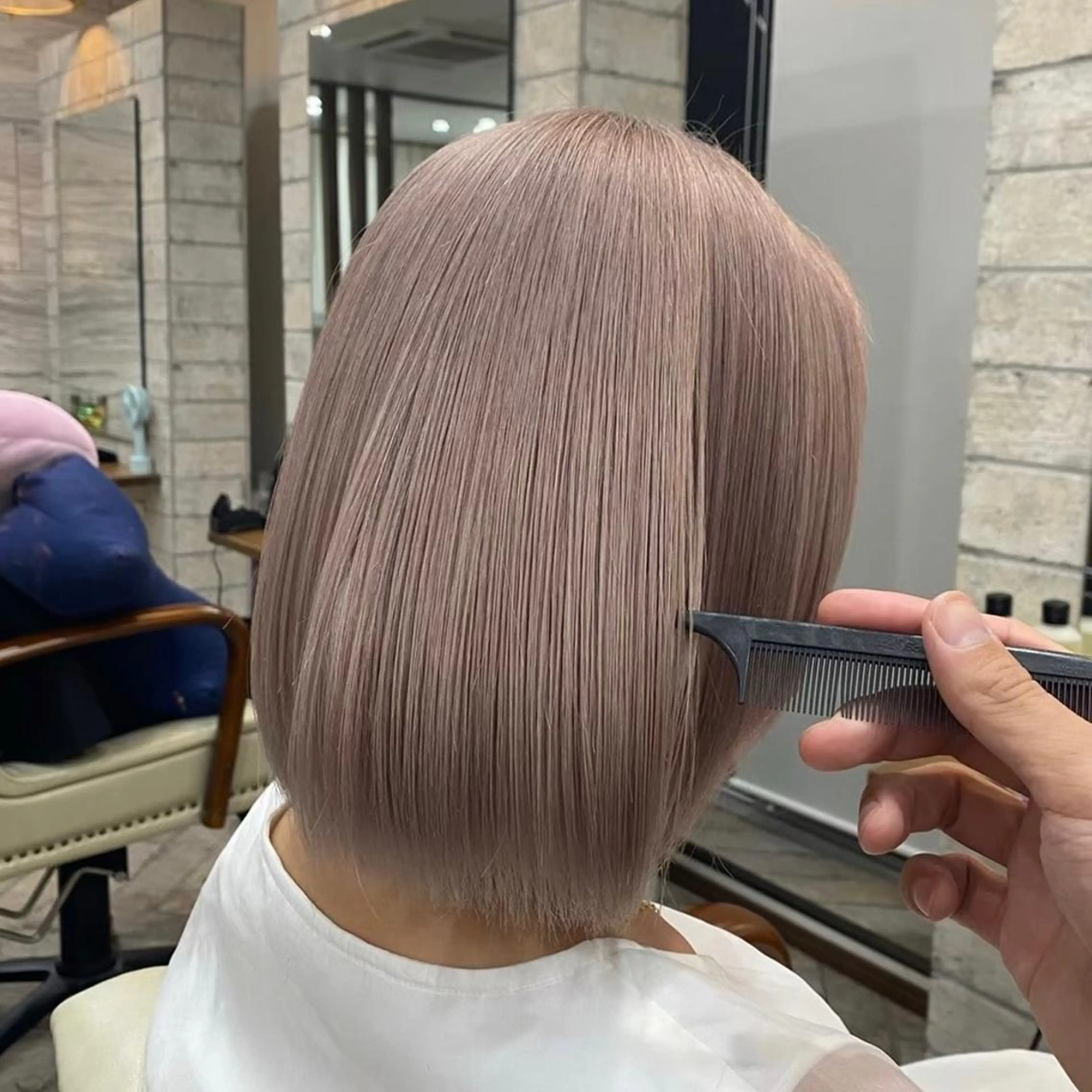 ミディアム カラー パーマ ヘアアレンジ メンズ キッズ ネイル マツエク・マツパ アイブロウ ミディアムパーマ メンズバレイヤージュ メンズブリーチ フェードカット メンズハイライト ヘアカラー 髪質改善🇰🇷 レイヤーカット/梅田のヘアスタイル