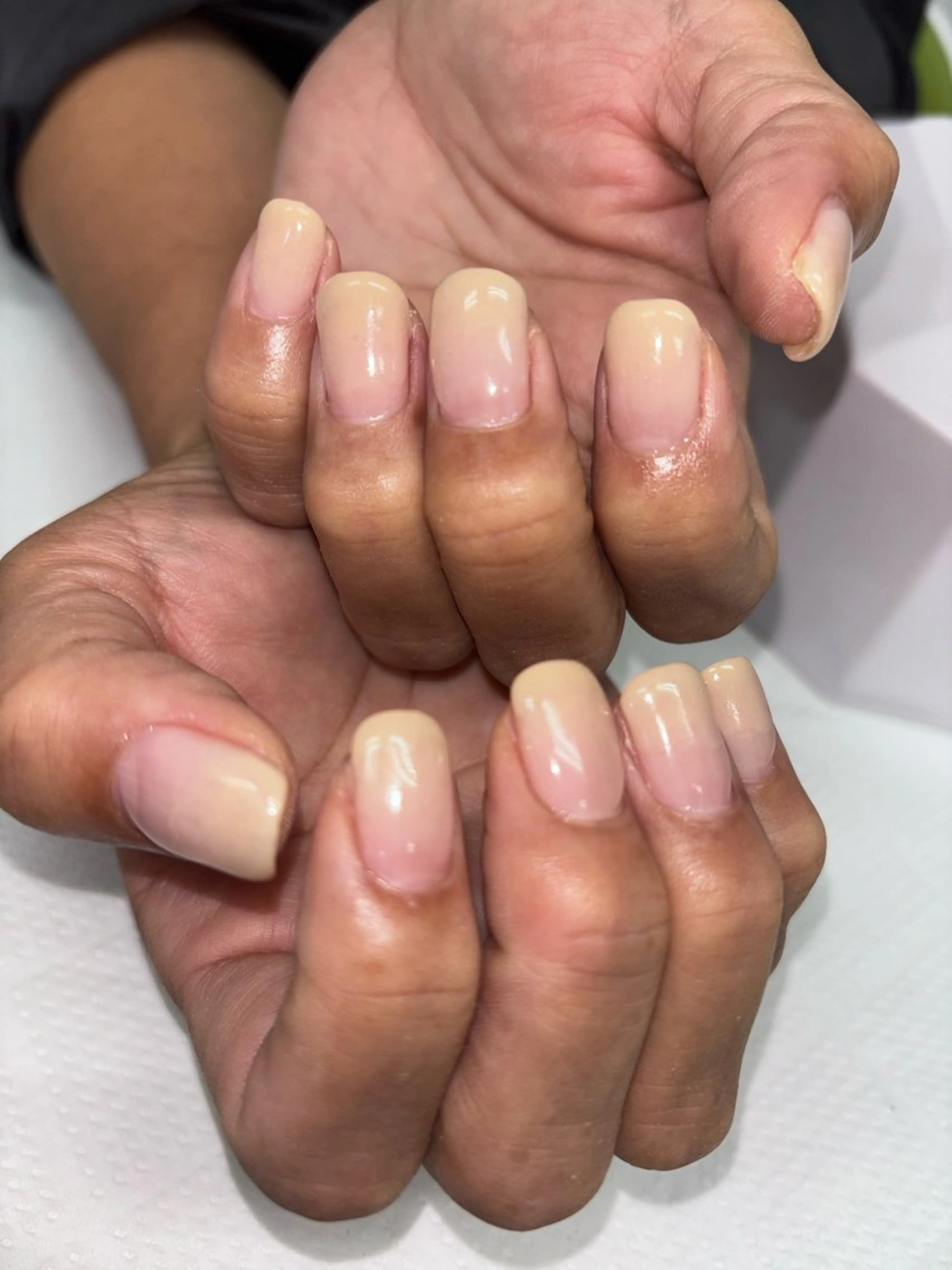 ネイル シンプルネイル ネイルサロンエーナイン福住店所属・吉田 采未のネイルデザイン