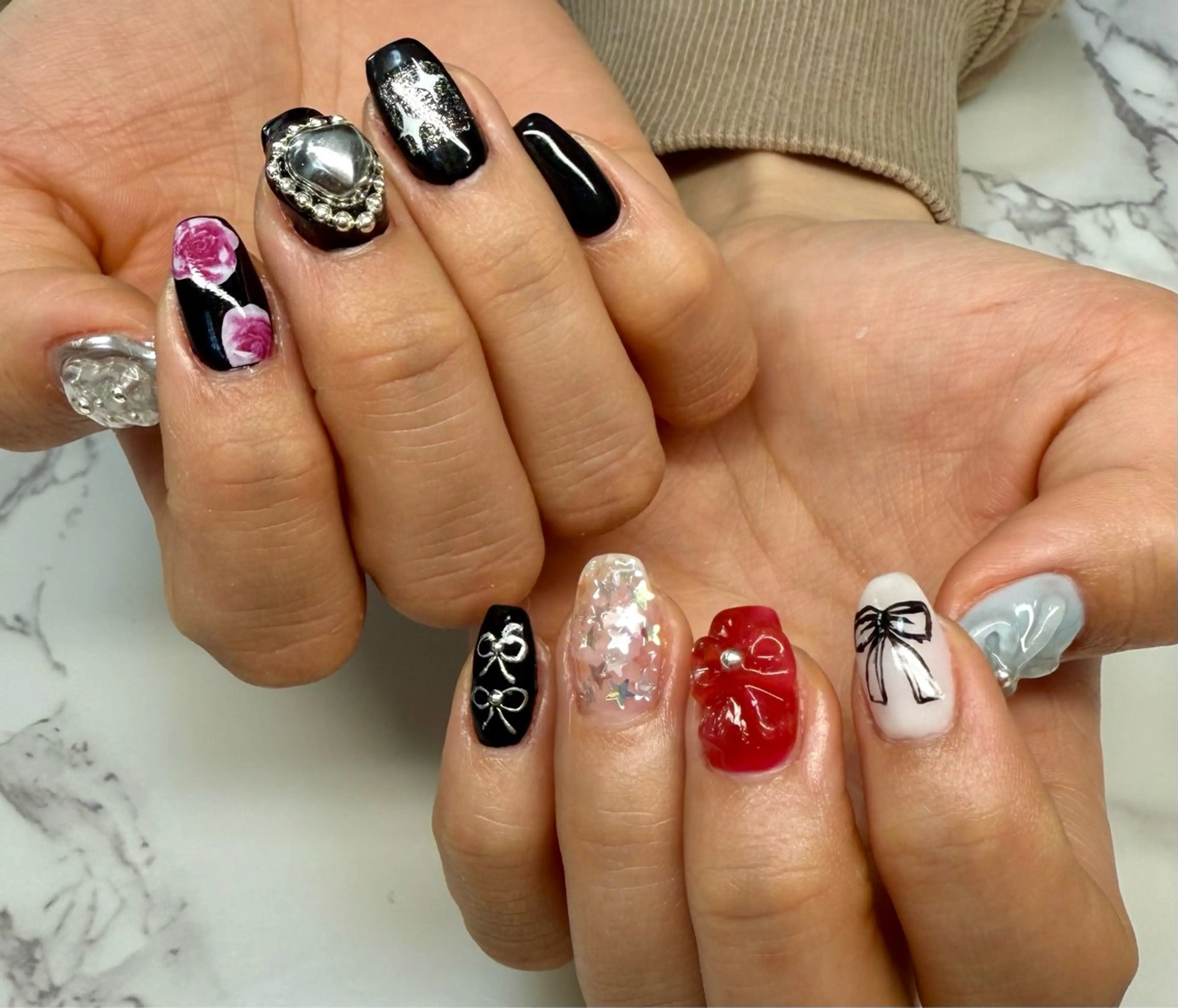 ネイル アートネイル チークネイル フレンチネイル キラキラネイル ラメ(グリッター) M.N_ nailのネイルデザイン