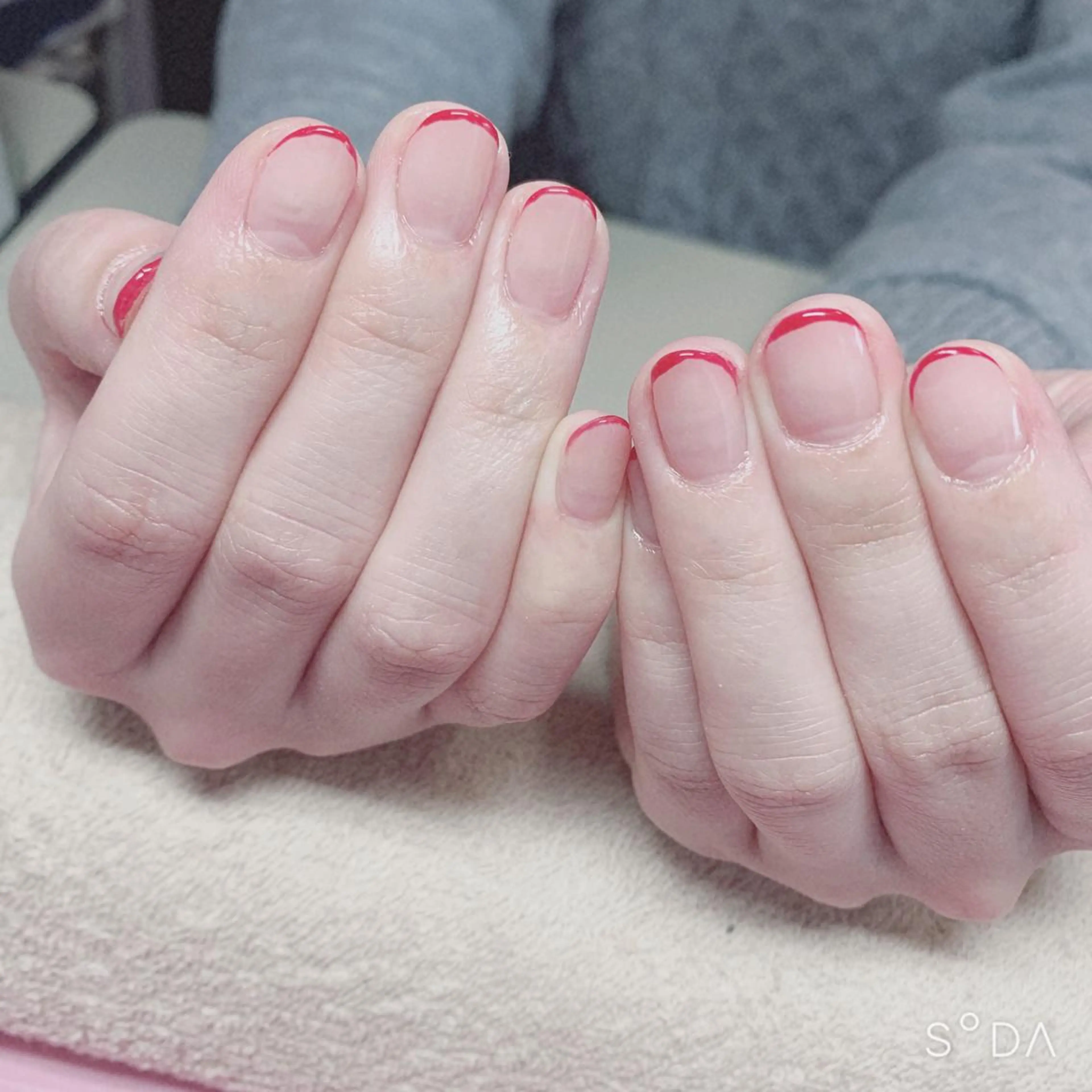 ネイル アートネイル フレンチネイル グラデーション ワンカラーネイル 赤色 NailSpace 猫のいるネイルサロンのネイルデザイン