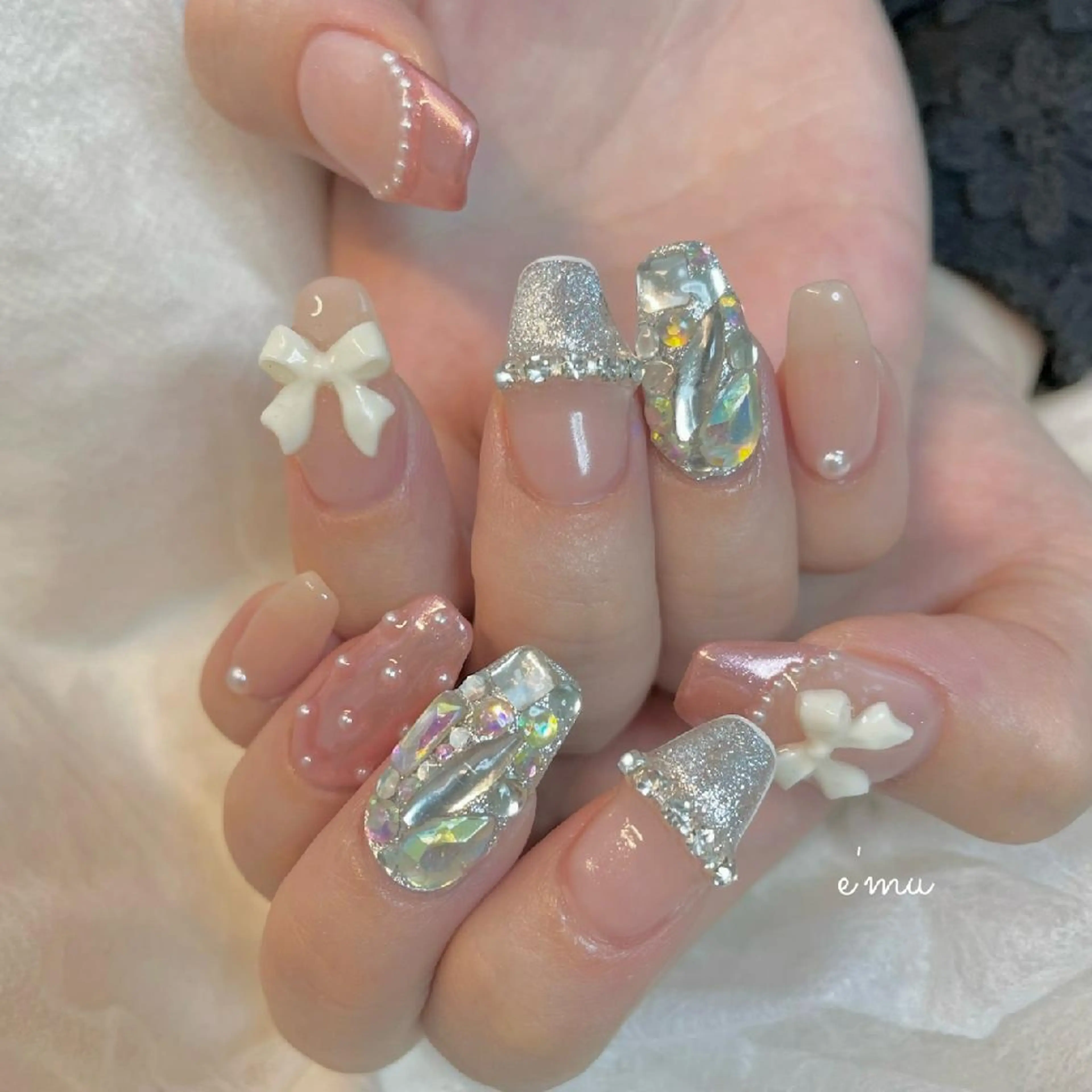 ネイル フレンチネイル ガーリー ミラーネイル ピンク リボン nail salon e'mu💐のネイルデザイン