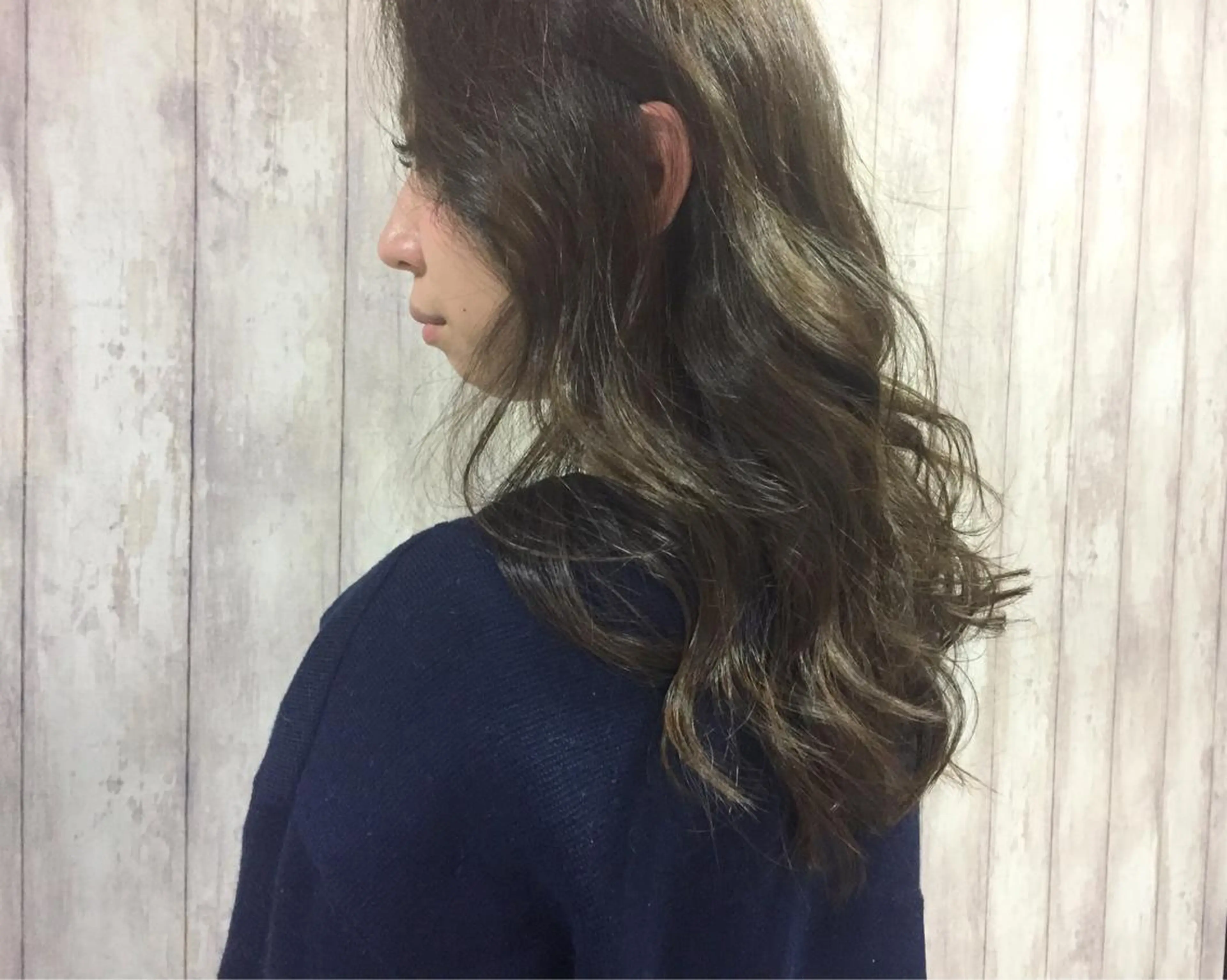 ミディアム セミロング ロング カラー パーマ イルミナカラー 韓国ヘア✨グレージュ カラーasamiのヘアスタイル