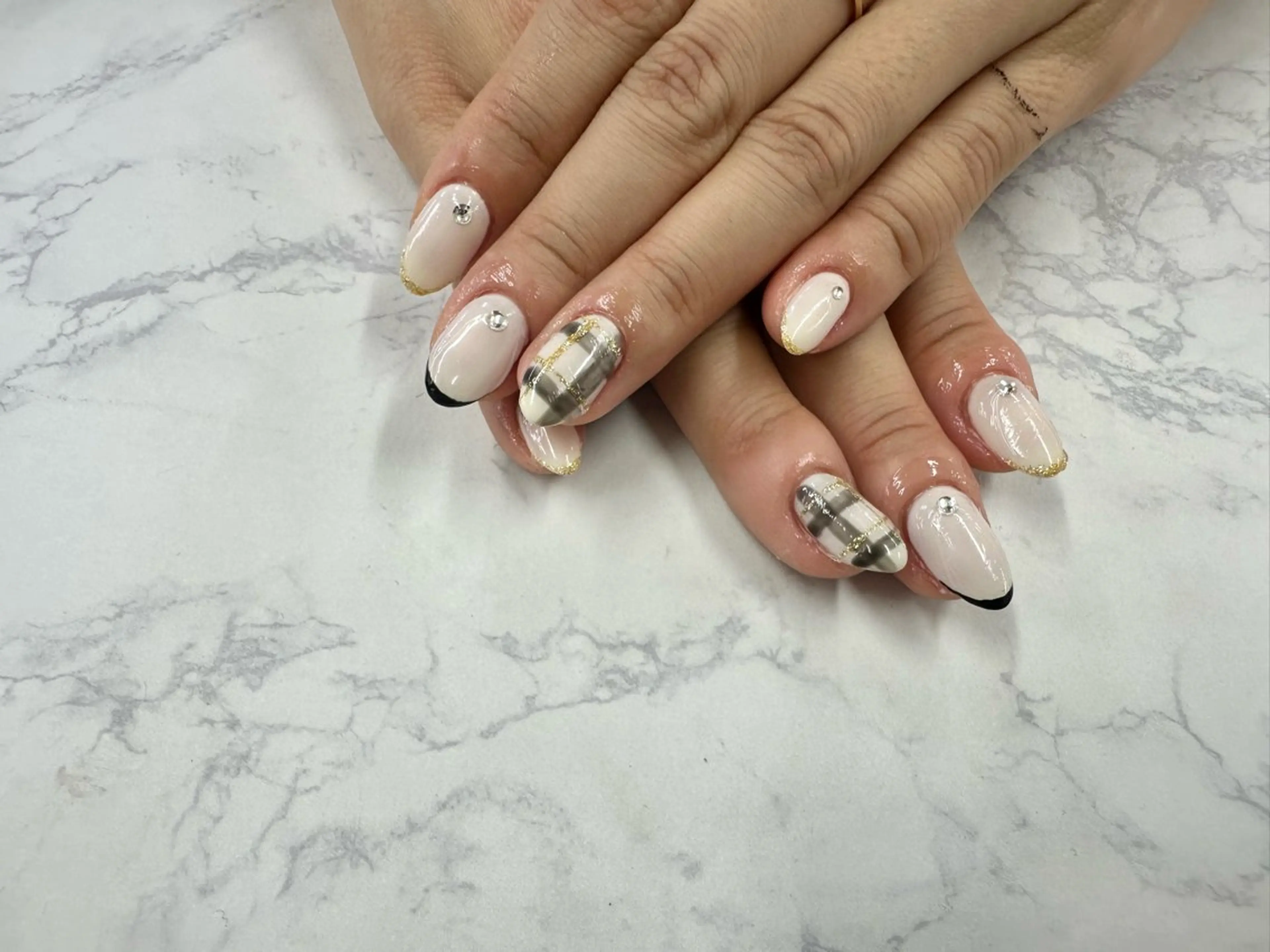 ネイル ハンドネイル Bianca 🩵 Ayakoのネイルデザイン
