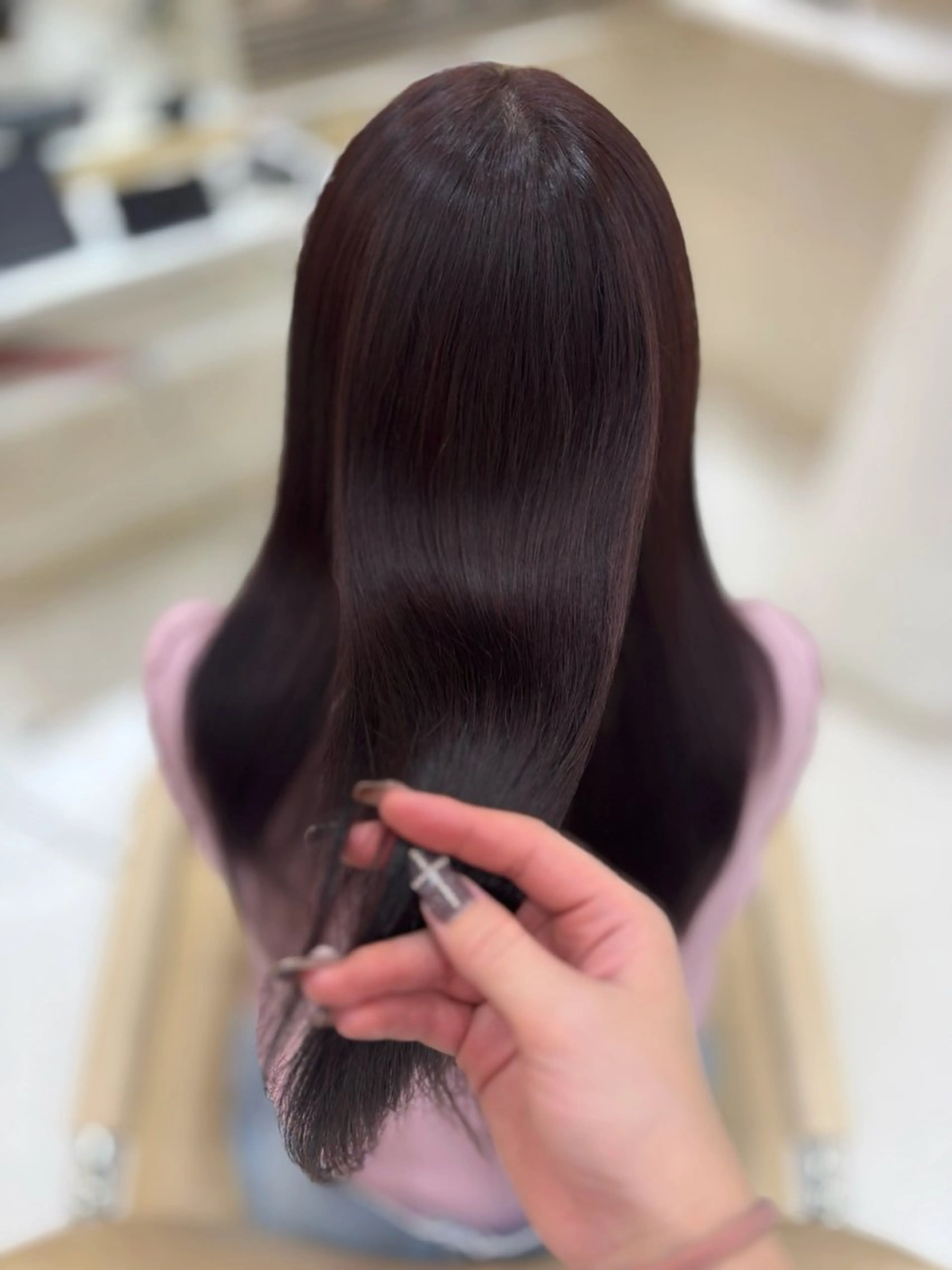 ミディアム カラー ボルドーカラー ヘアカラー トリートメント りほ/顔周りカット/ レイヤーカットのヘアスタイル