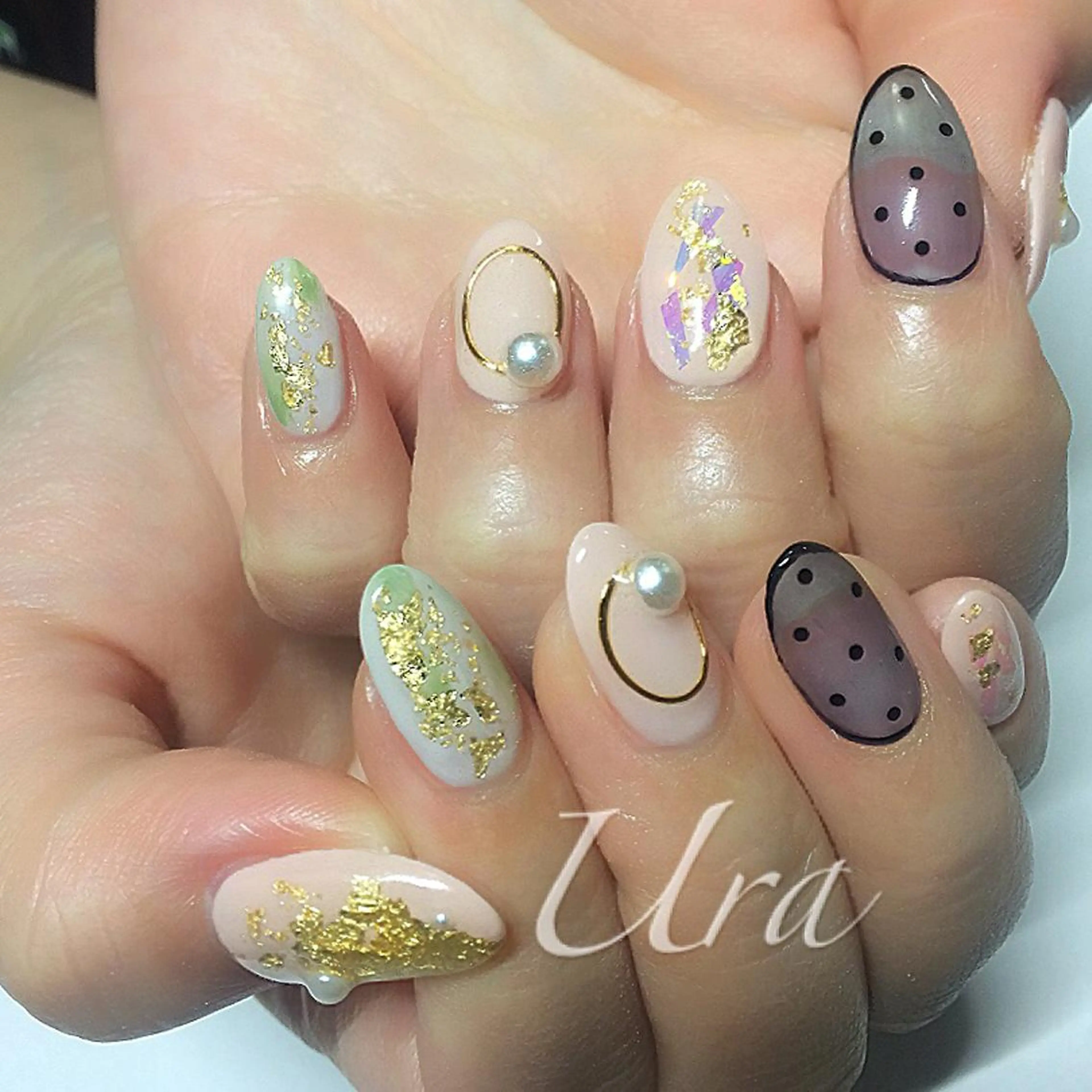 ネイル ゴールド ピンク ピンクベージュ UrakoNail 《nail》のネイルデザイン