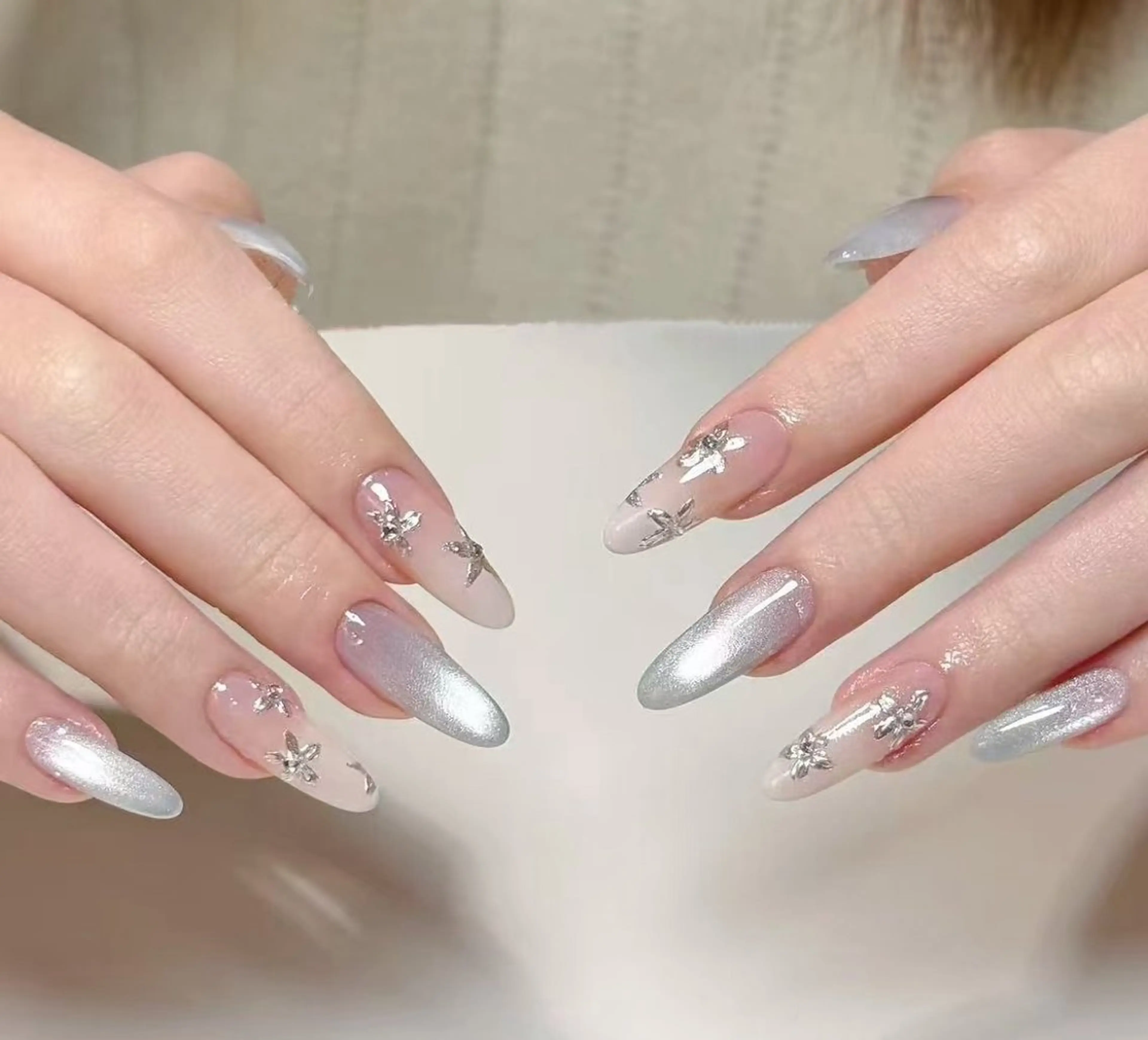ネイル オーロラネイル フラワーネイル フットネイル フレンチネイル ジェルネイル ハンドネイル ハンドケア BabyYouMi nailのネイルデザイン